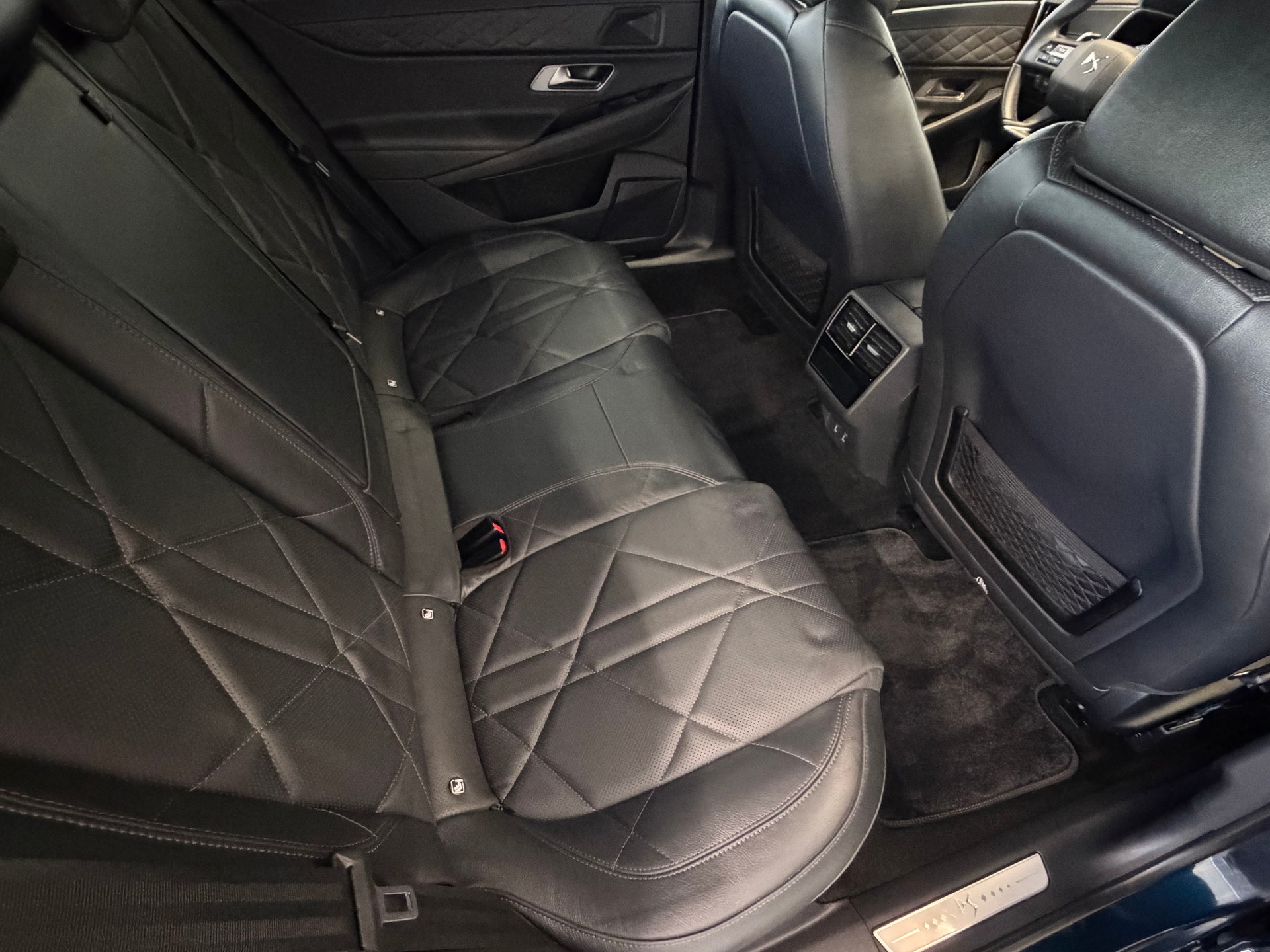 DS AUTOMOBILES DS 9 1.6 E-TENSE 225 Performance Line + e-EAT8-image-13