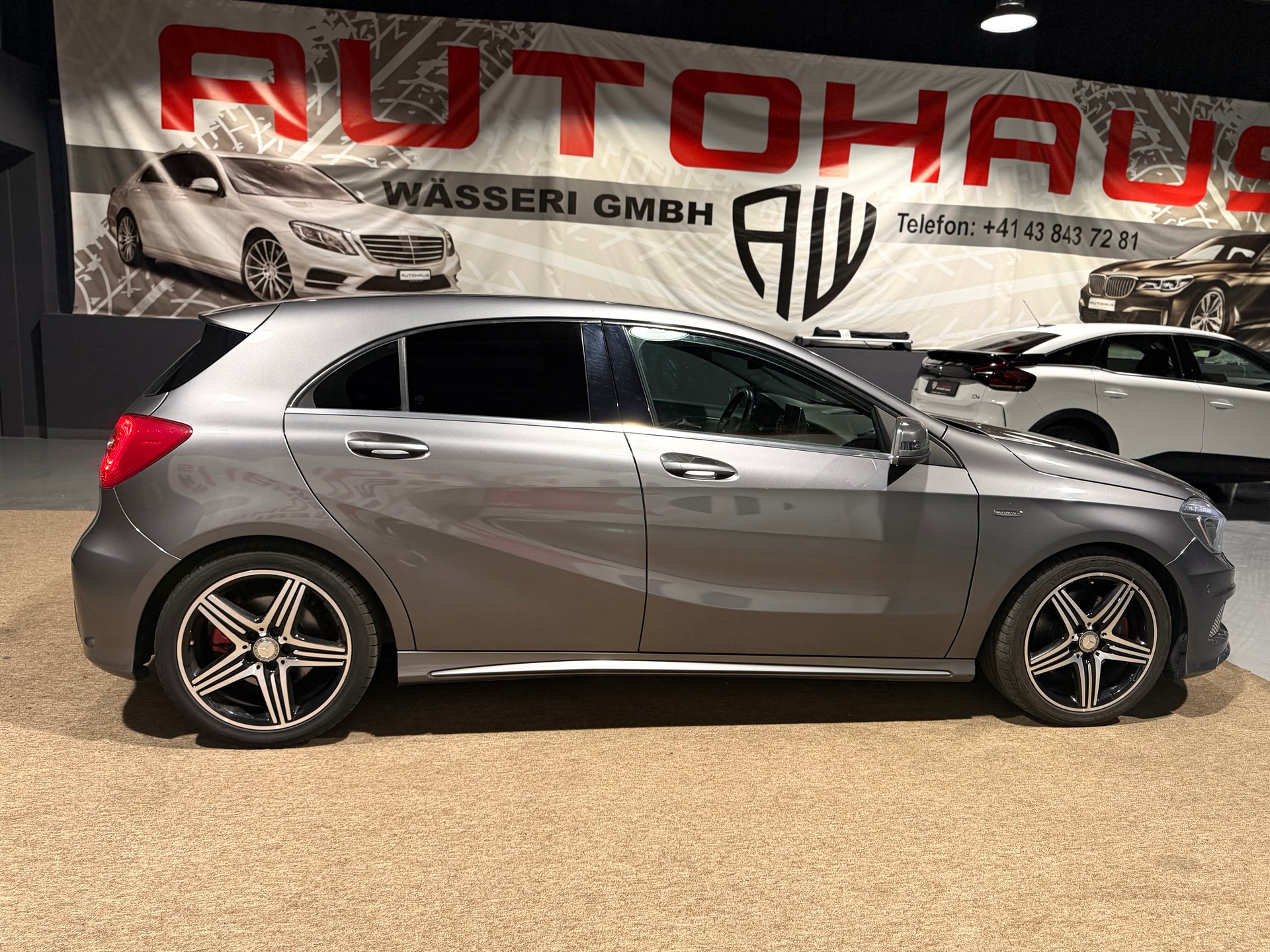 MERCEDES-BENZ A 250 AMG Line 4Matic 7G-DCT-showroom-element-1