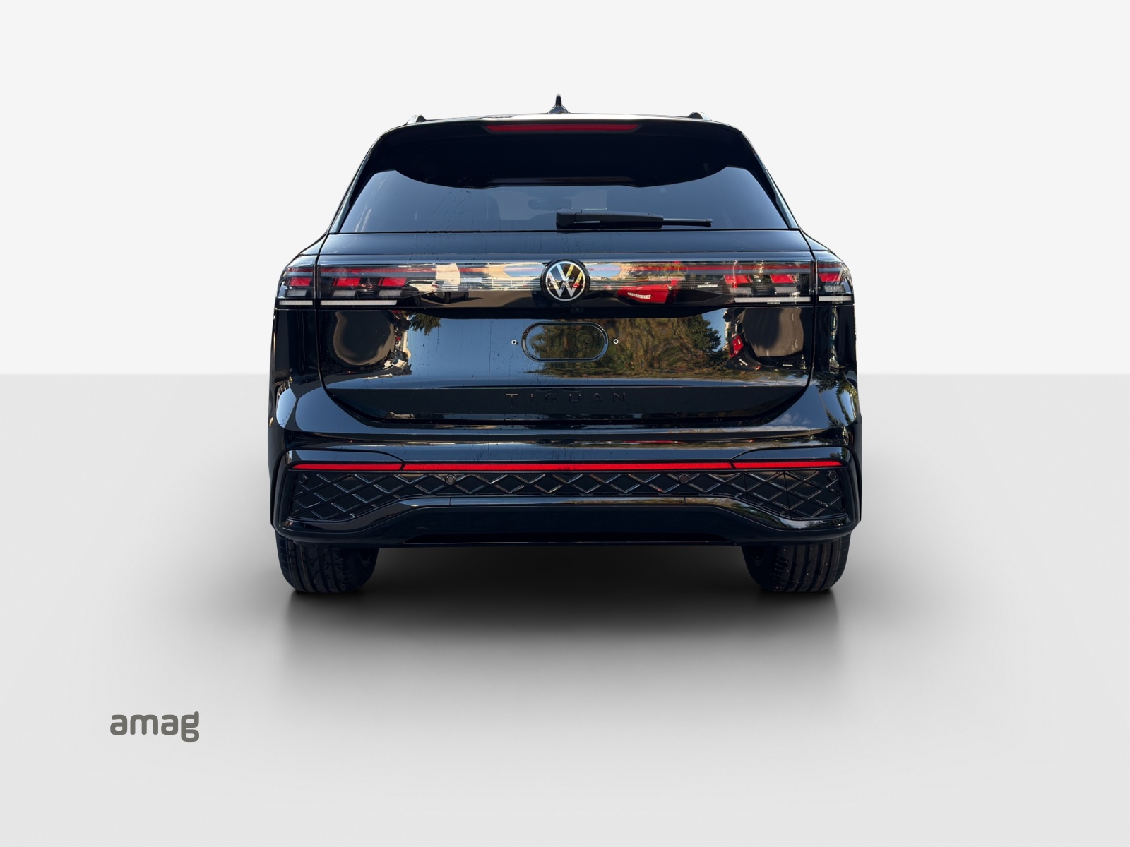 VW Tiguan 2.0 TSI DSG R-Line 4Motion-showroom-element-3