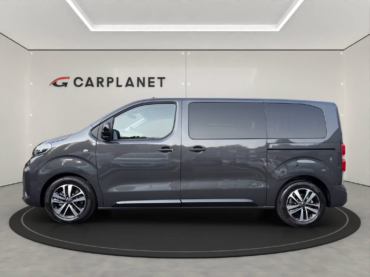 PEUGEOT Traveller Standard 2.2 BlueHDi 180 Family Edition S/S-showroom-element-1