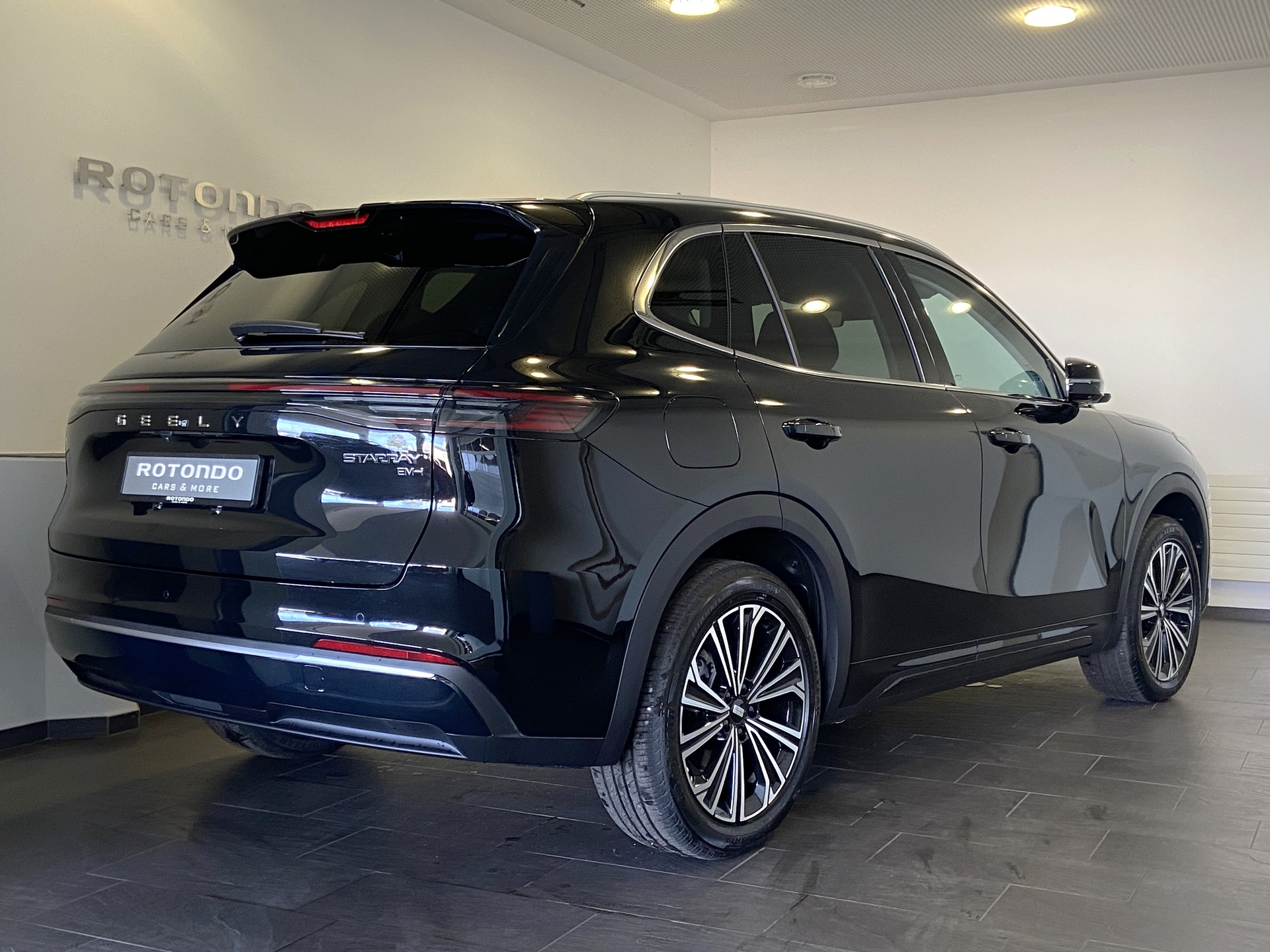 GEELY Starray MAX+ PHEV-showroom-element-1