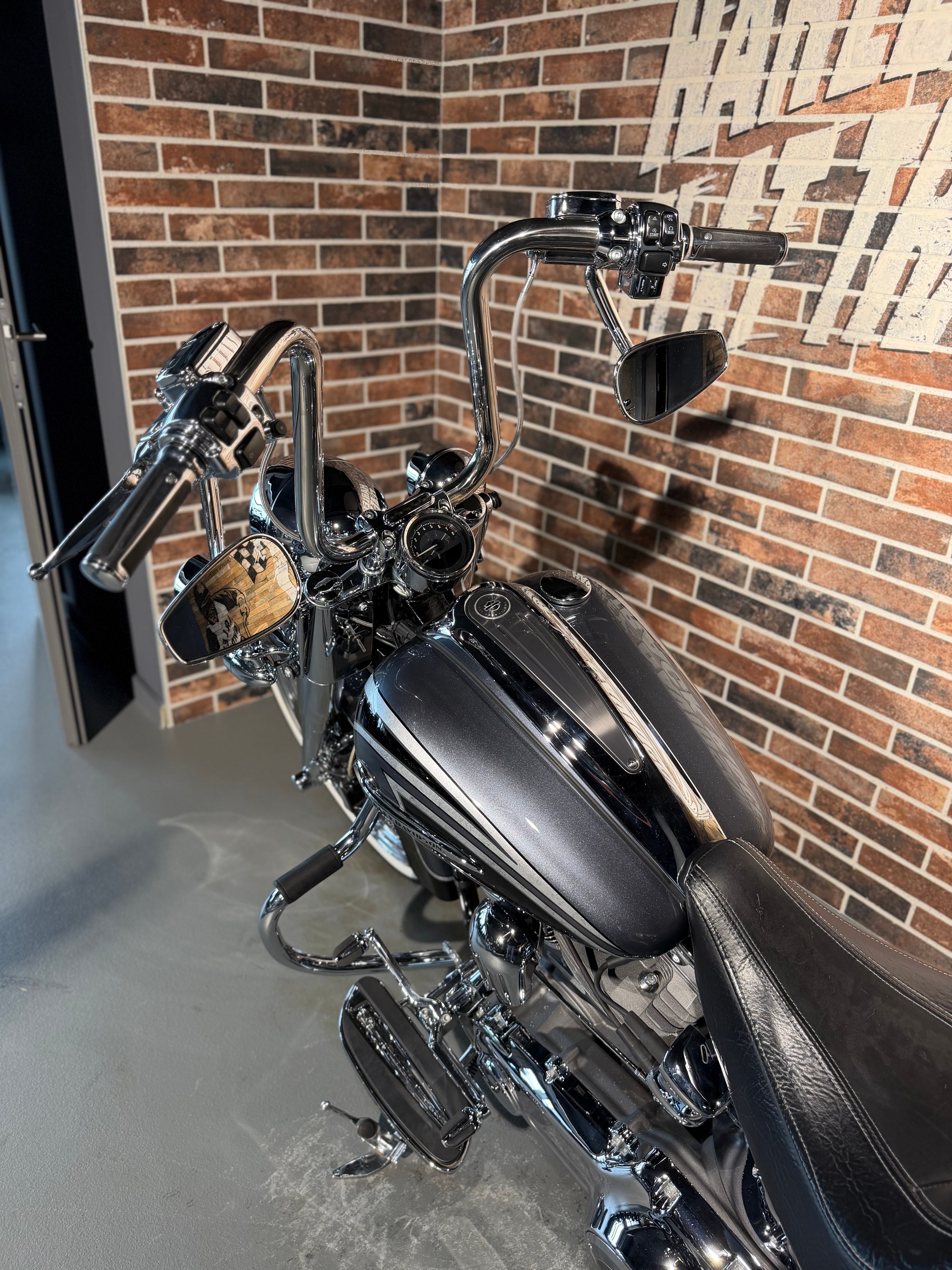 HARLEY-DAVIDSON FLSTNSE Softail Deluxe ABS CVO-image-6