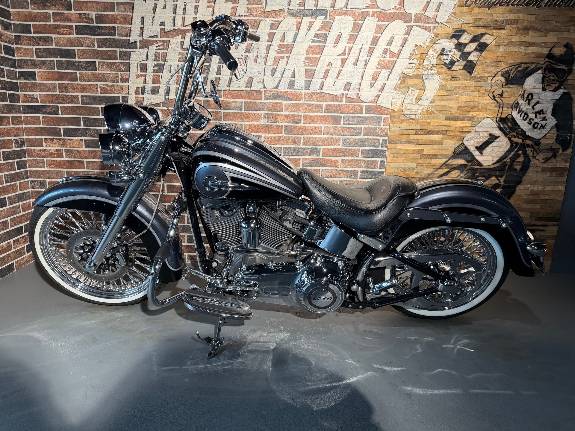 HARLEY-DAVIDSON FLSTNSE Softail Deluxe ABS CVO-image-1