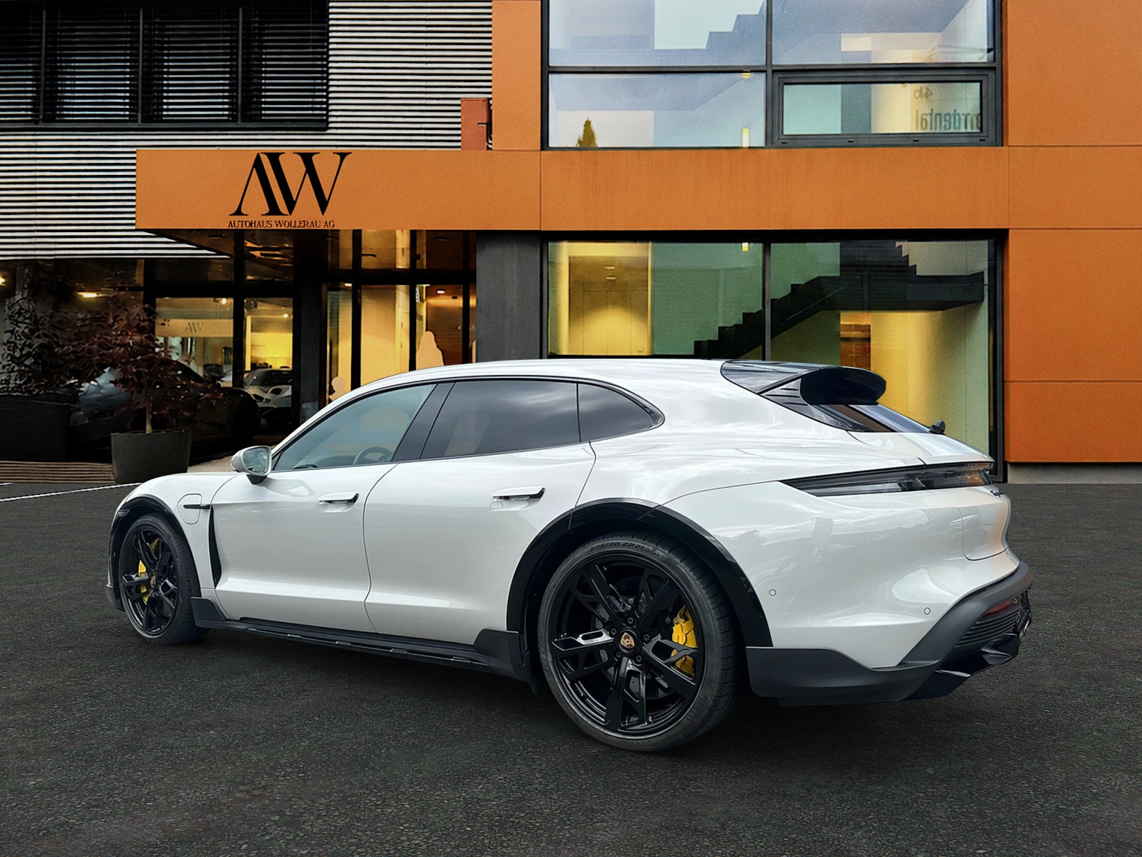 PORSCHE Taycan Cross Turismo Turbo S-image-4