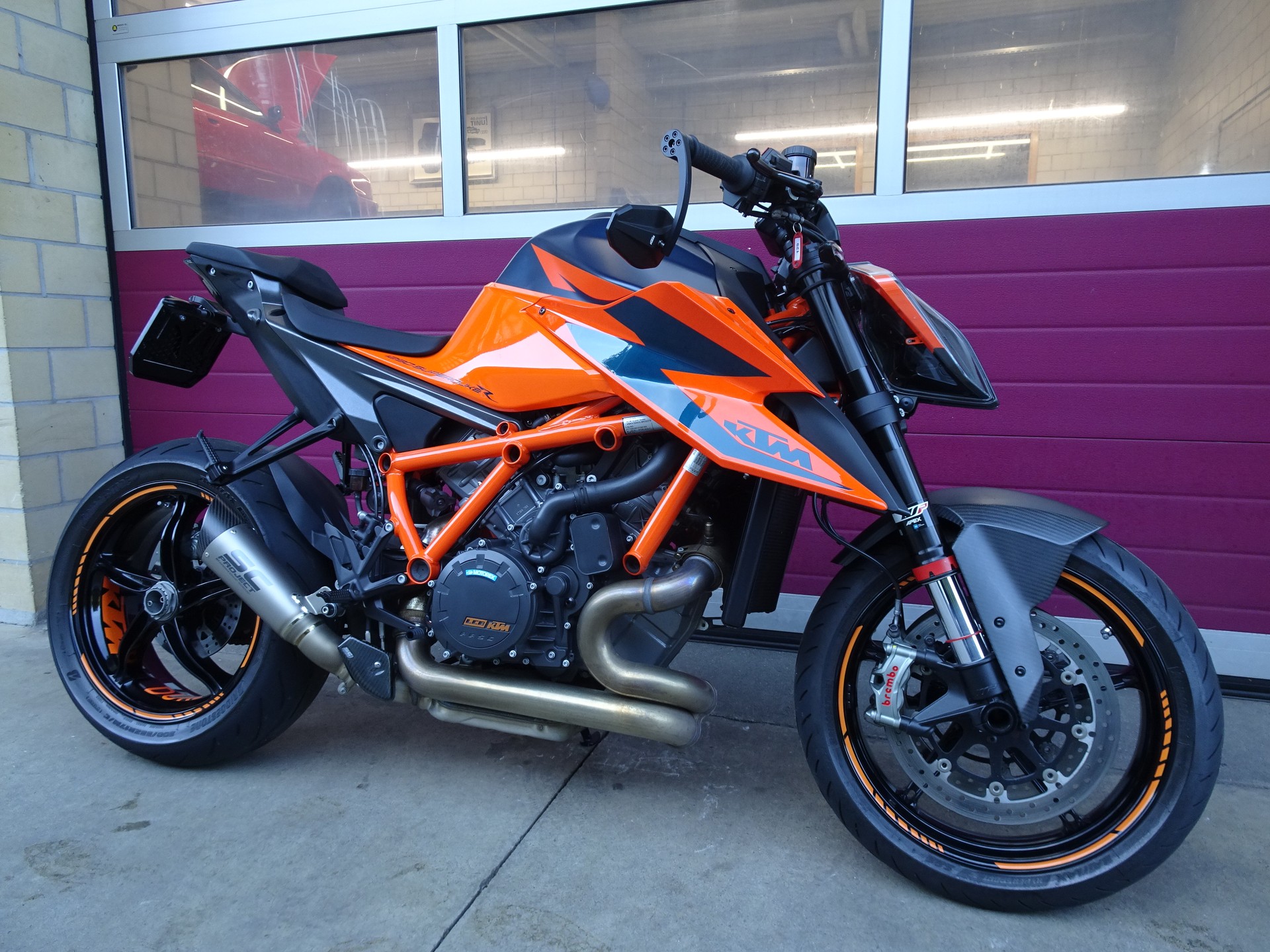 KTM 1290 Super Duke R-image-10