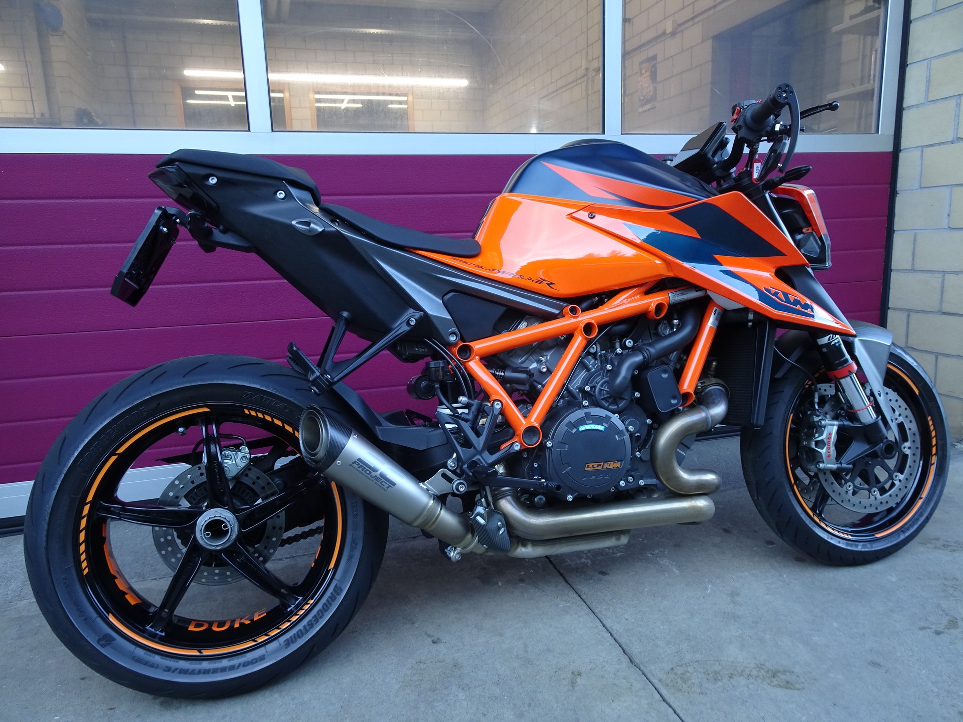 KTM 1290 Super Duke R-image-8