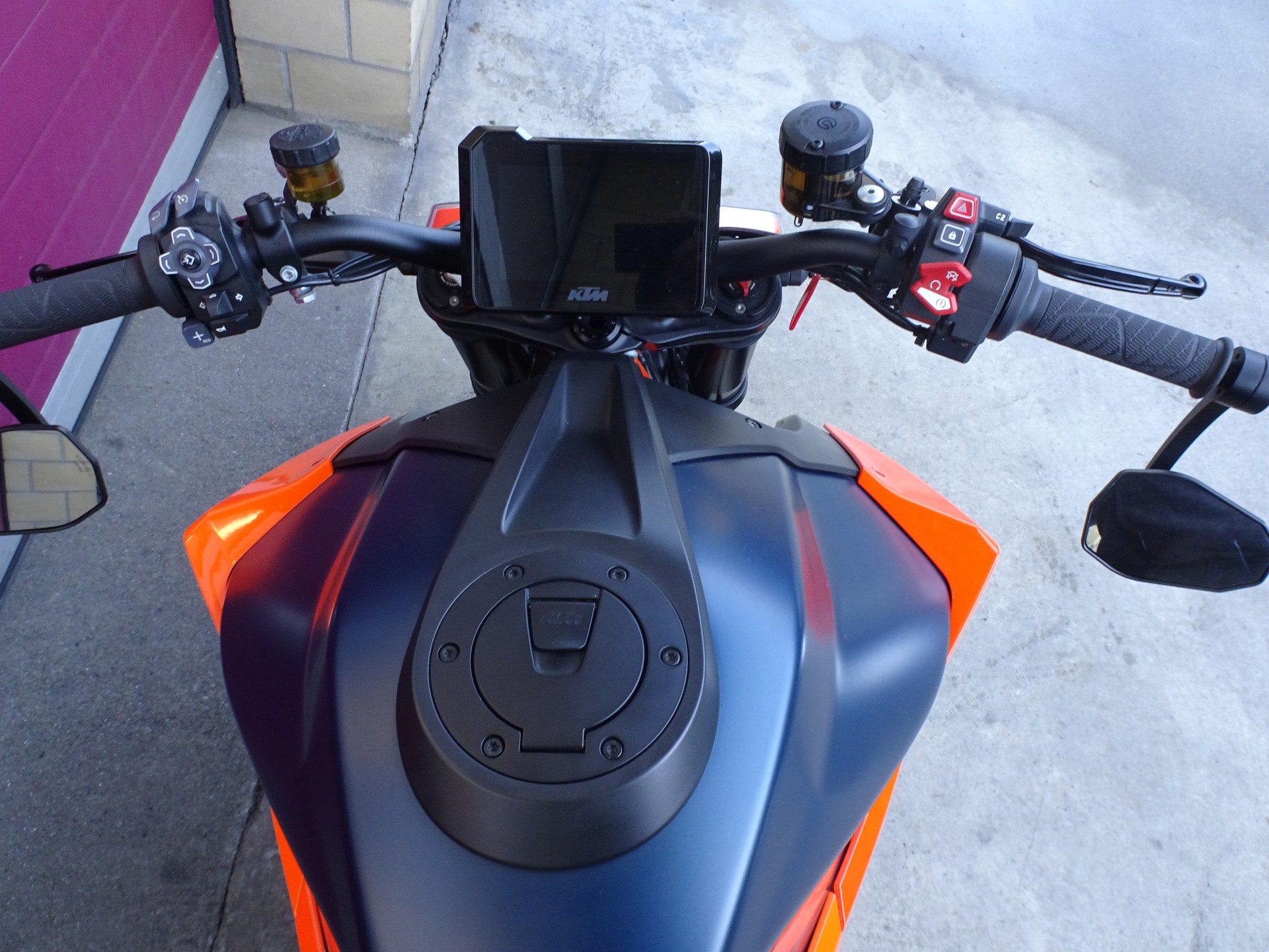 KTM 1290 Super Duke R-image-5