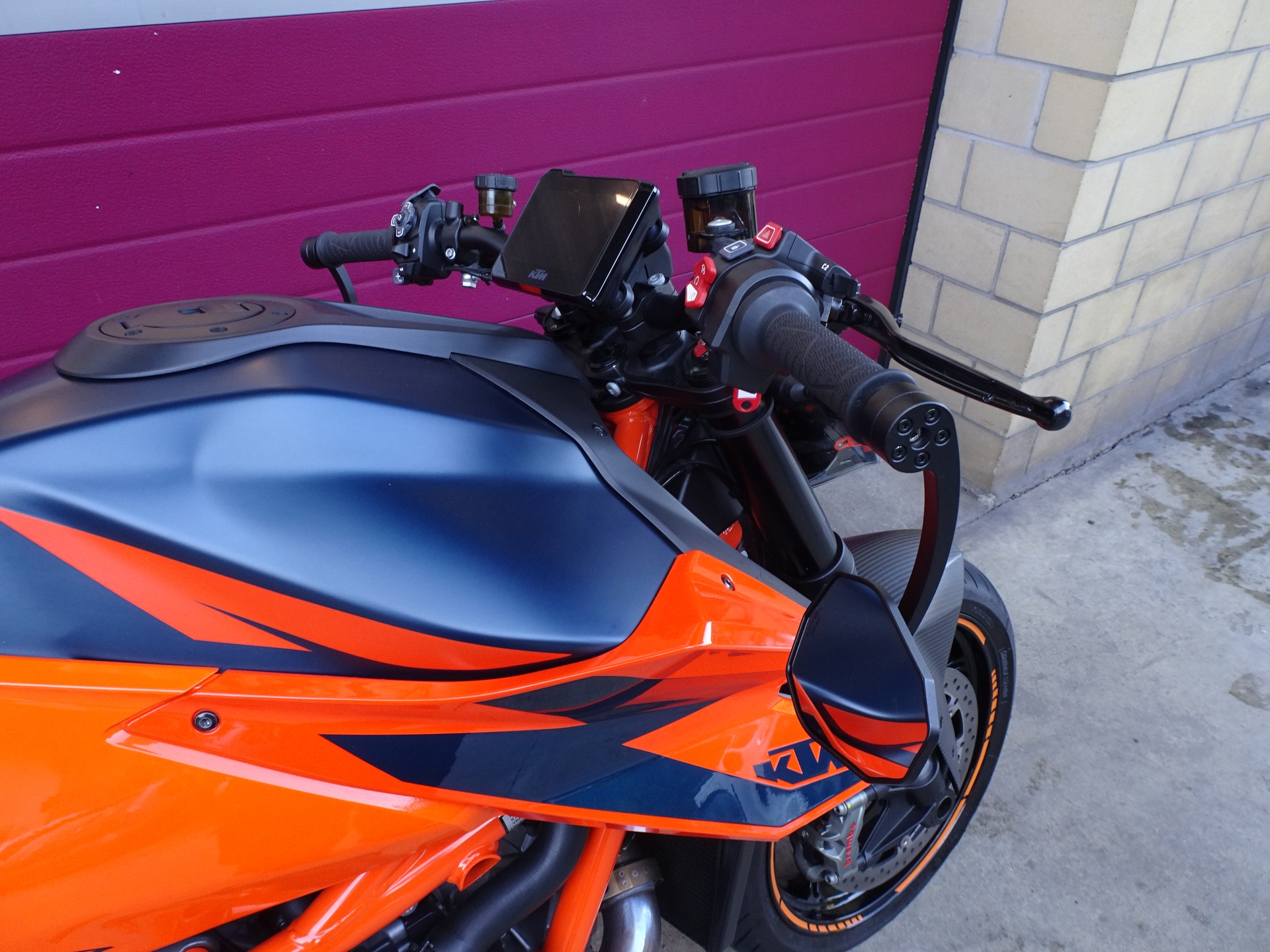 KTM 1290 Super Duke R-image-4