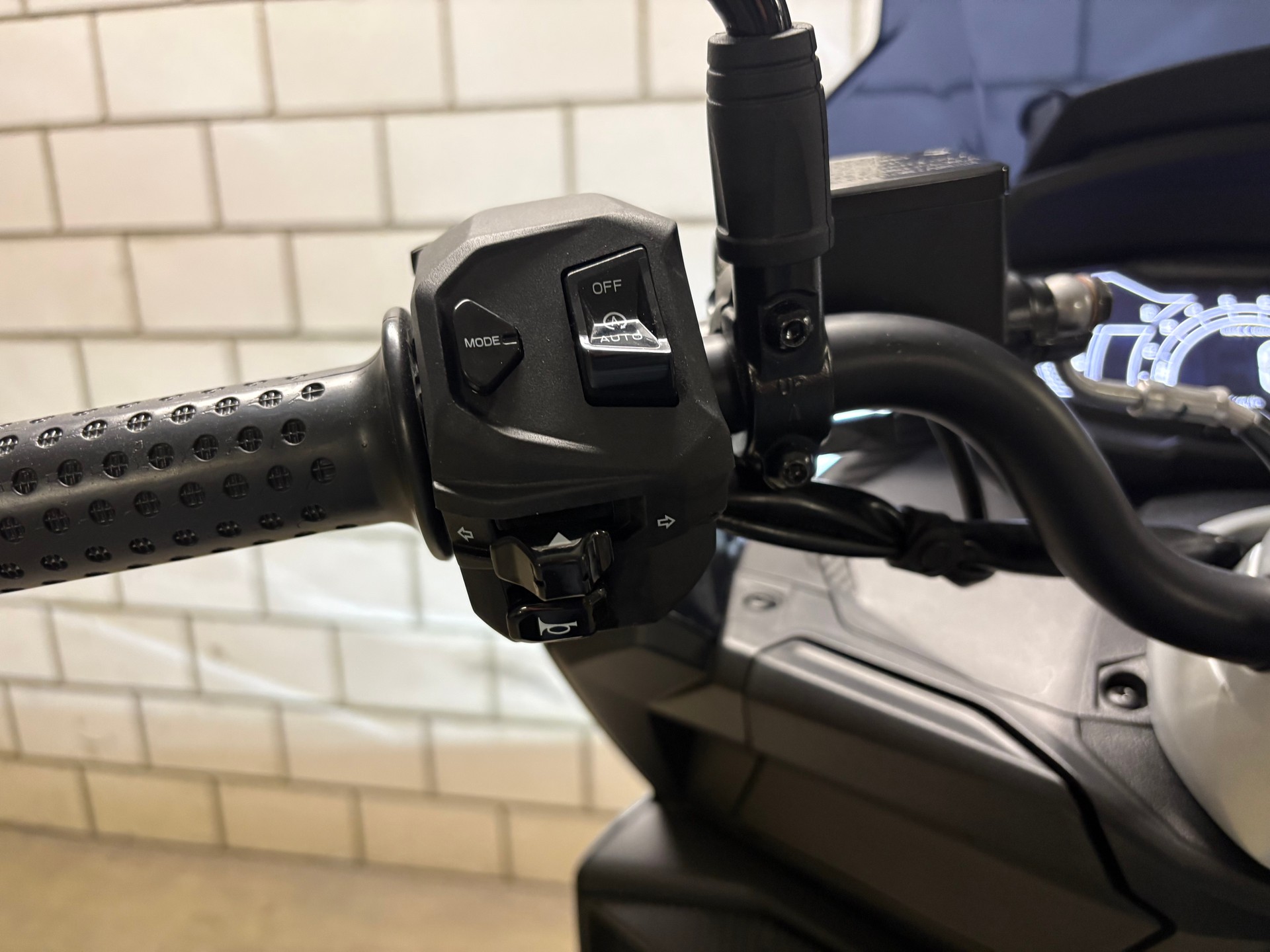 APRILIA SR 125 GT ABS E5+-image-11