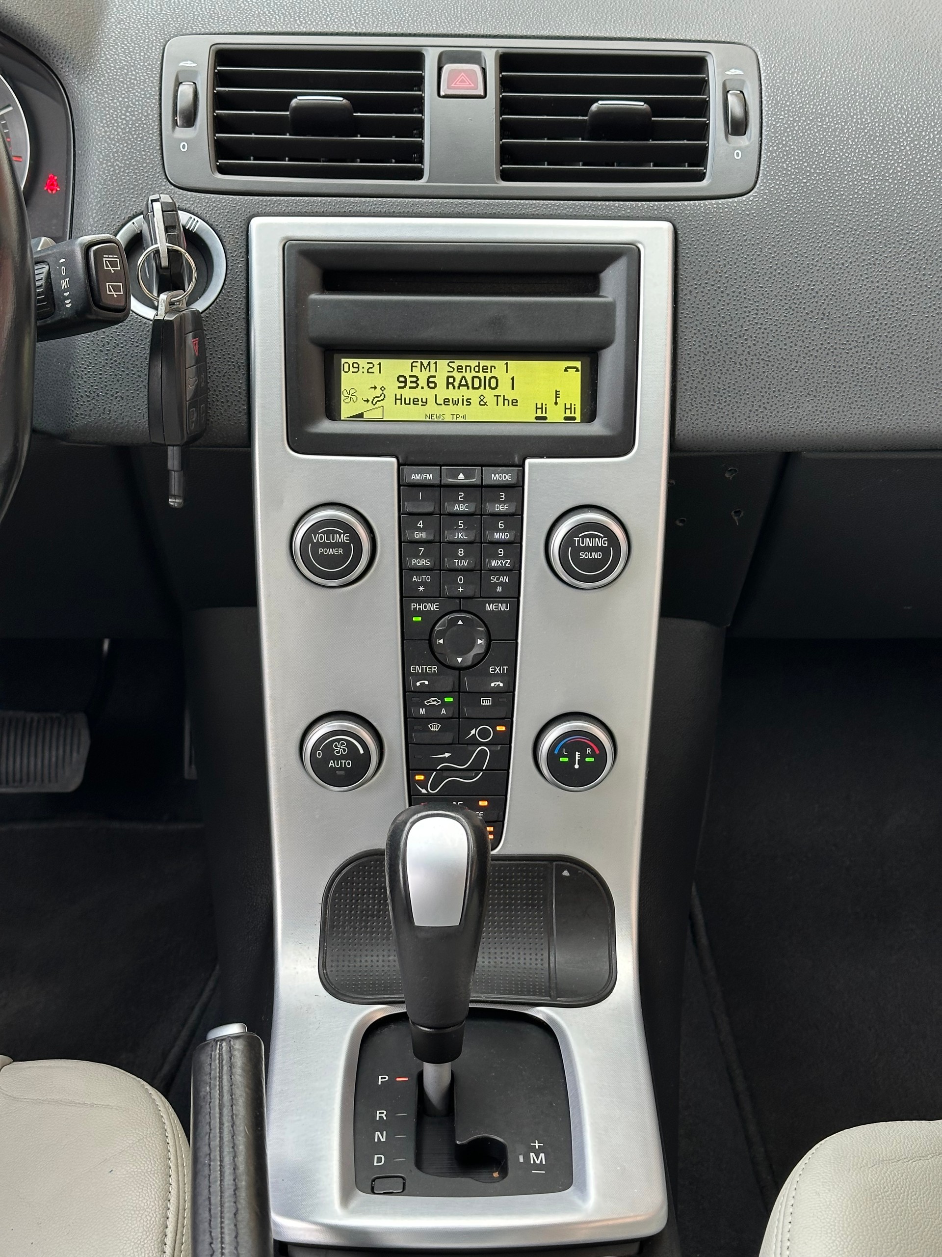 VOLVO C30 T5 Momentum Geartronic-image-17