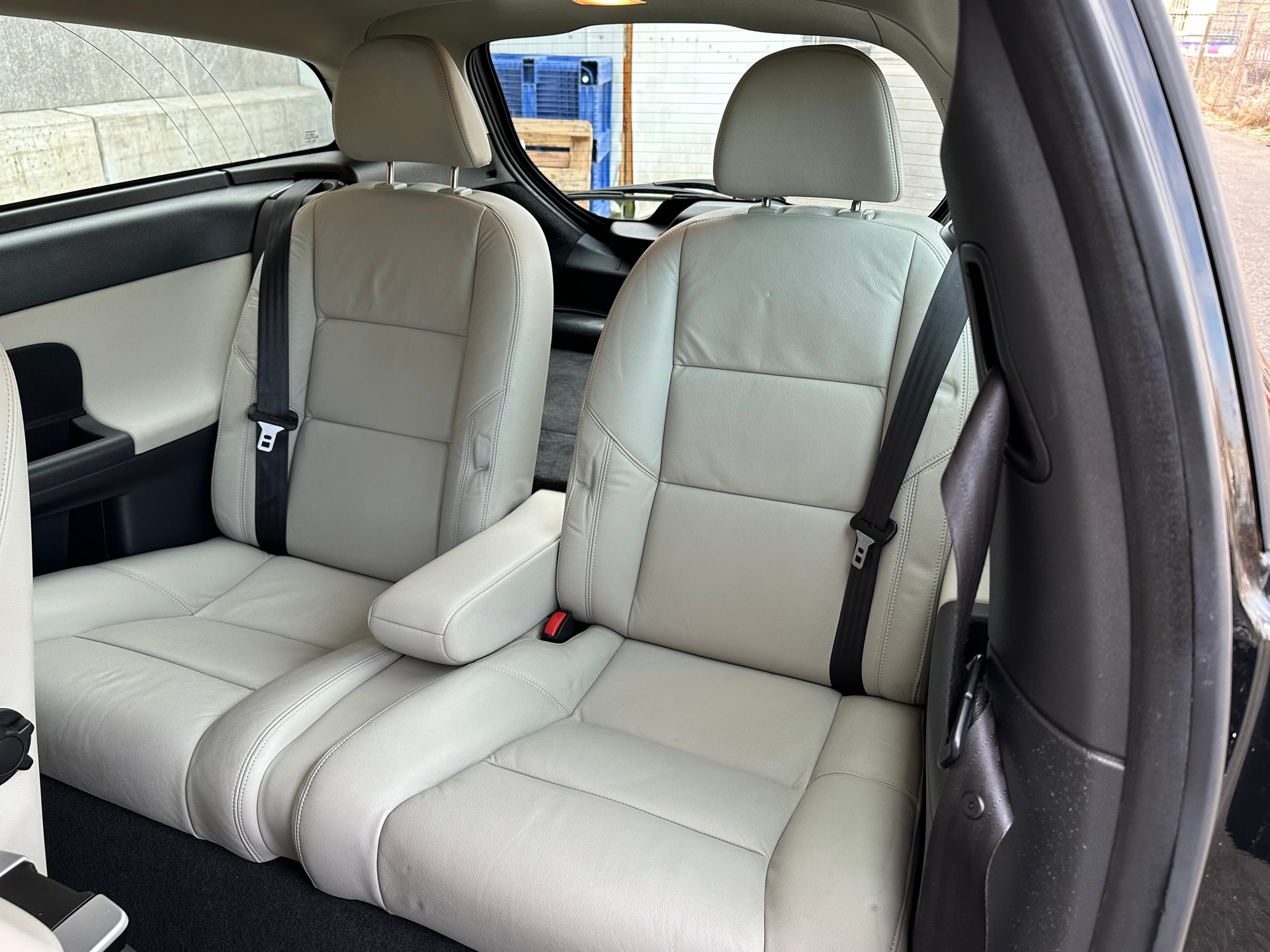 VOLVO C30 T5 Momentum Geartronic-image-16