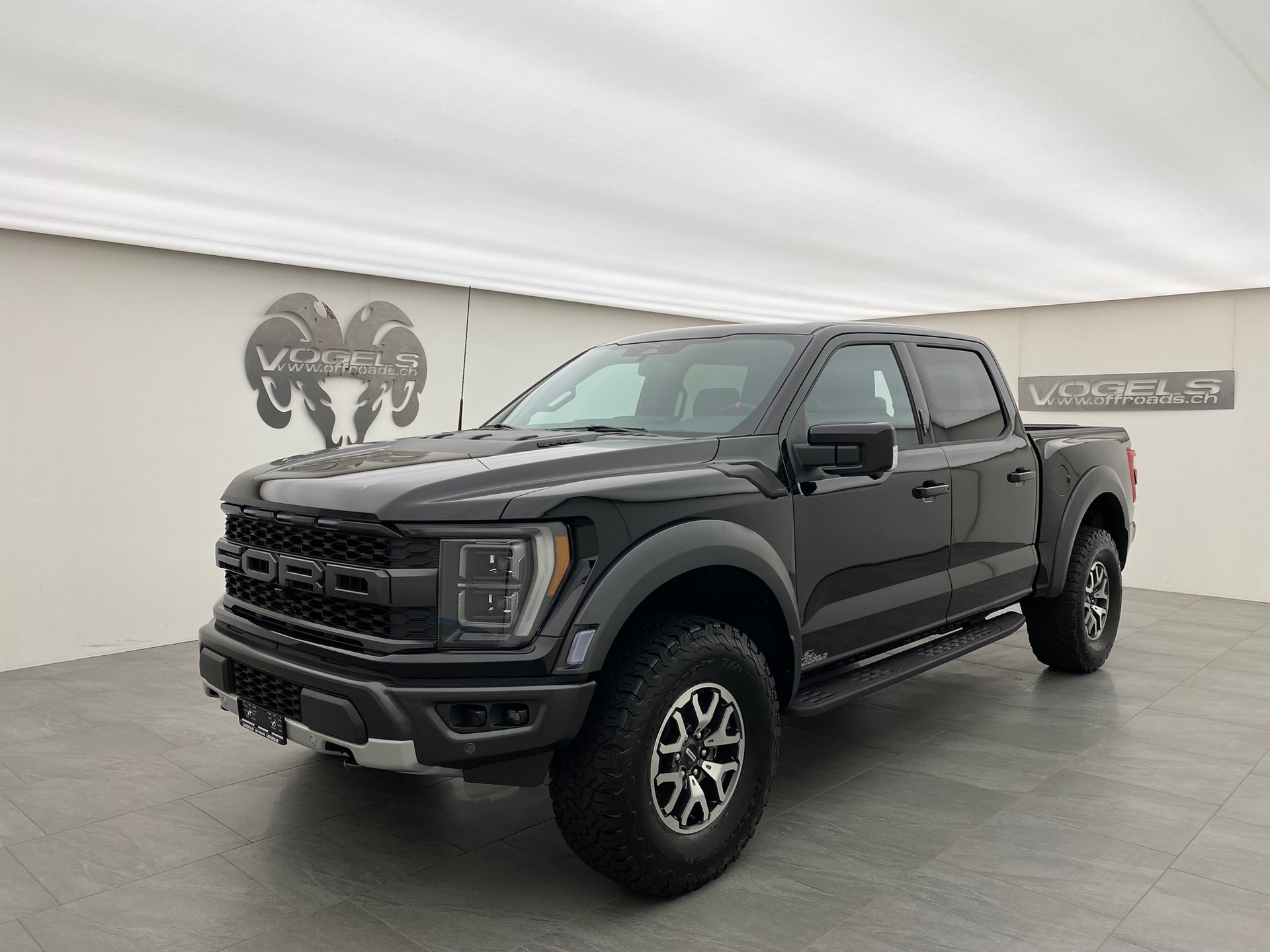 FORD F-150 Raptor Crew Cab