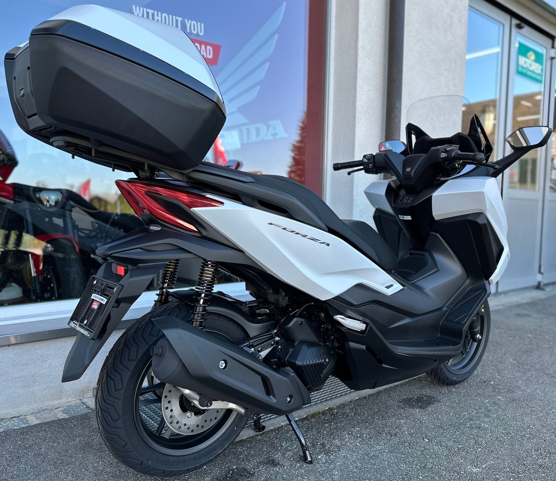 HONDA NSS 125 Forza Smart TopBox-image-3