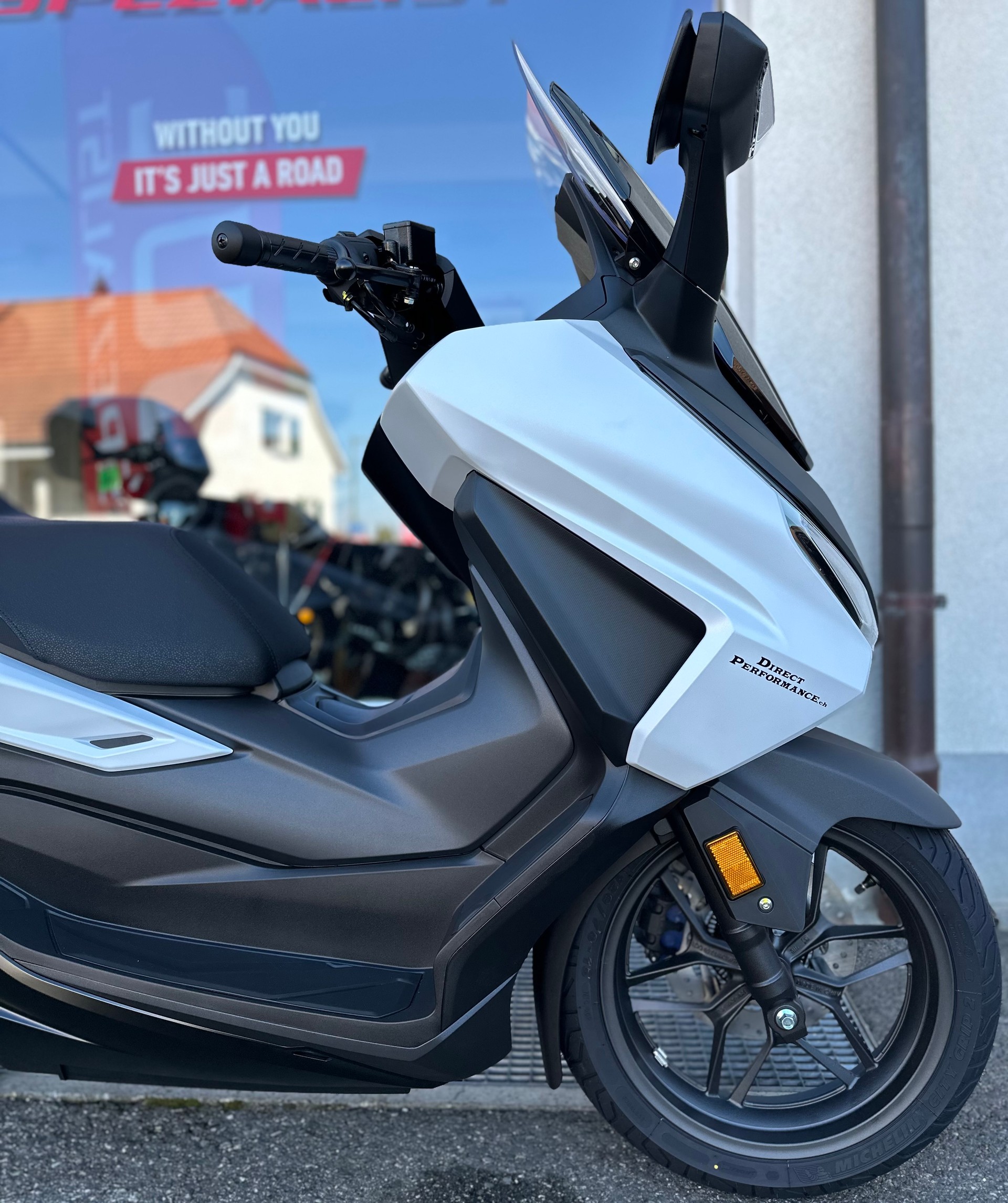 HONDA NSS 125 Forza Smart TopBox-image-2
