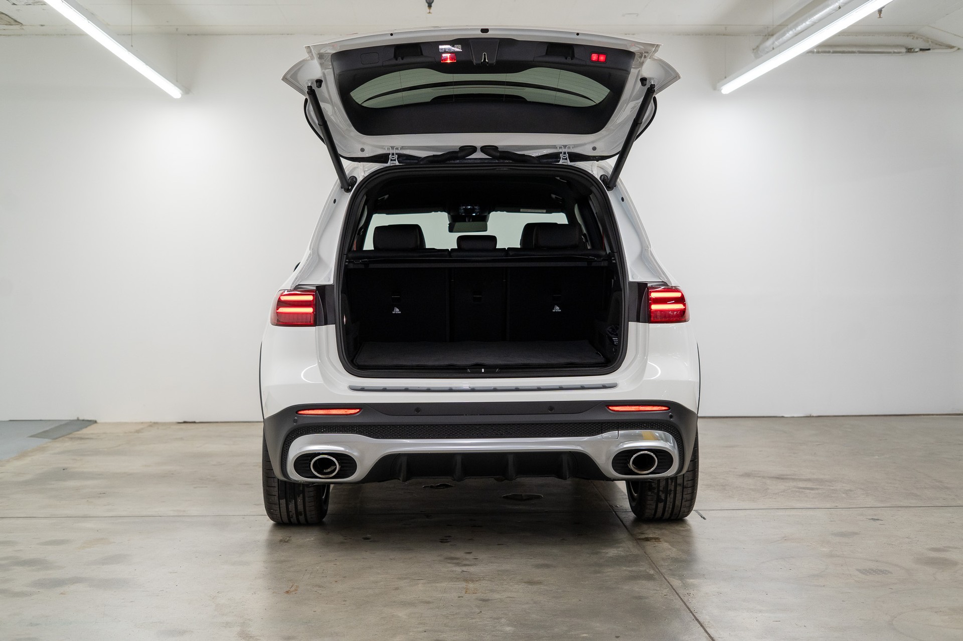 MERCEDES-BENZ GLB 35 AMG 4matic / Facelift / Ambiente-Beleuchtung / Rückfahrkamera-image-6