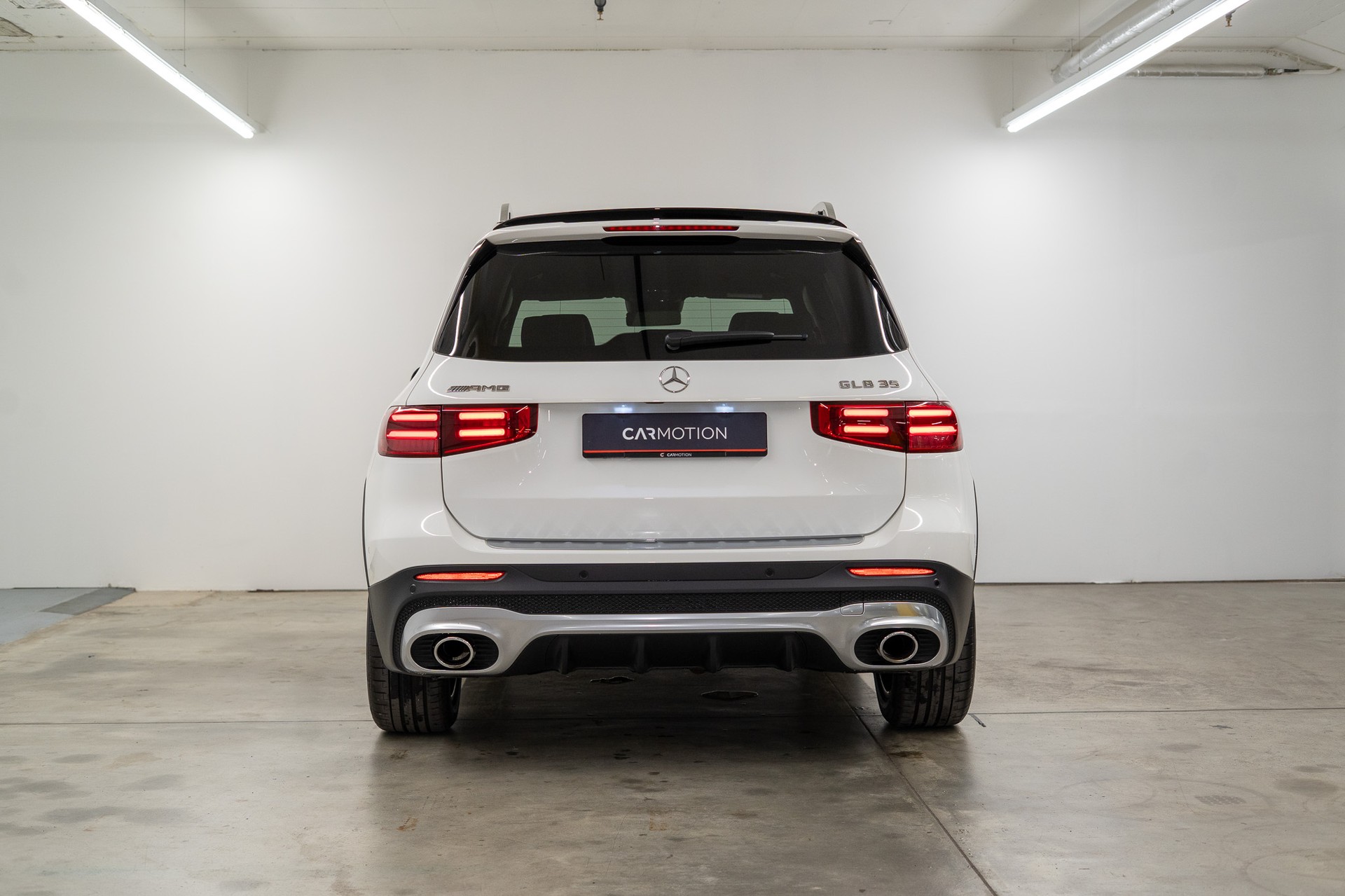 MERCEDES-BENZ GLB 35 AMG 4matic / Facelift / Ambiente-Beleuchtung / Rückfahrkamera-image-5