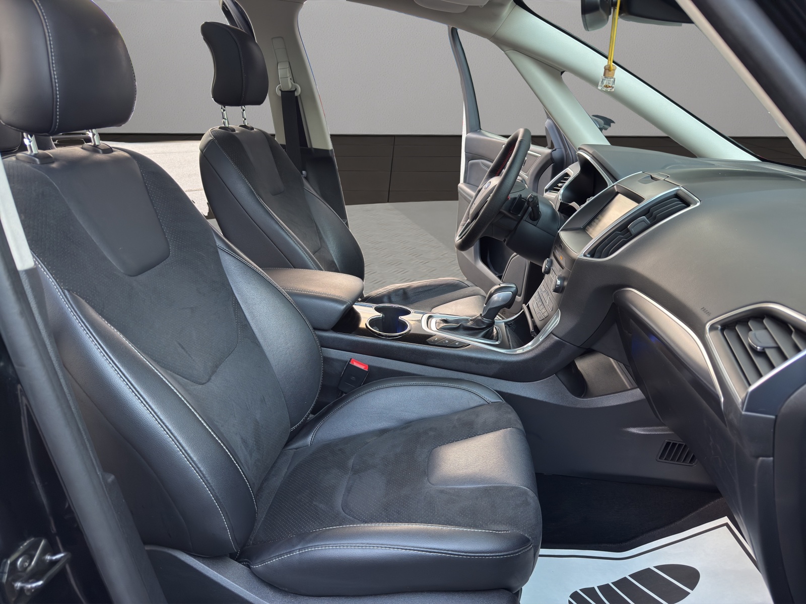 FORD Galaxy 2.0 TDCi Titanium AWD PowerShift-image-16