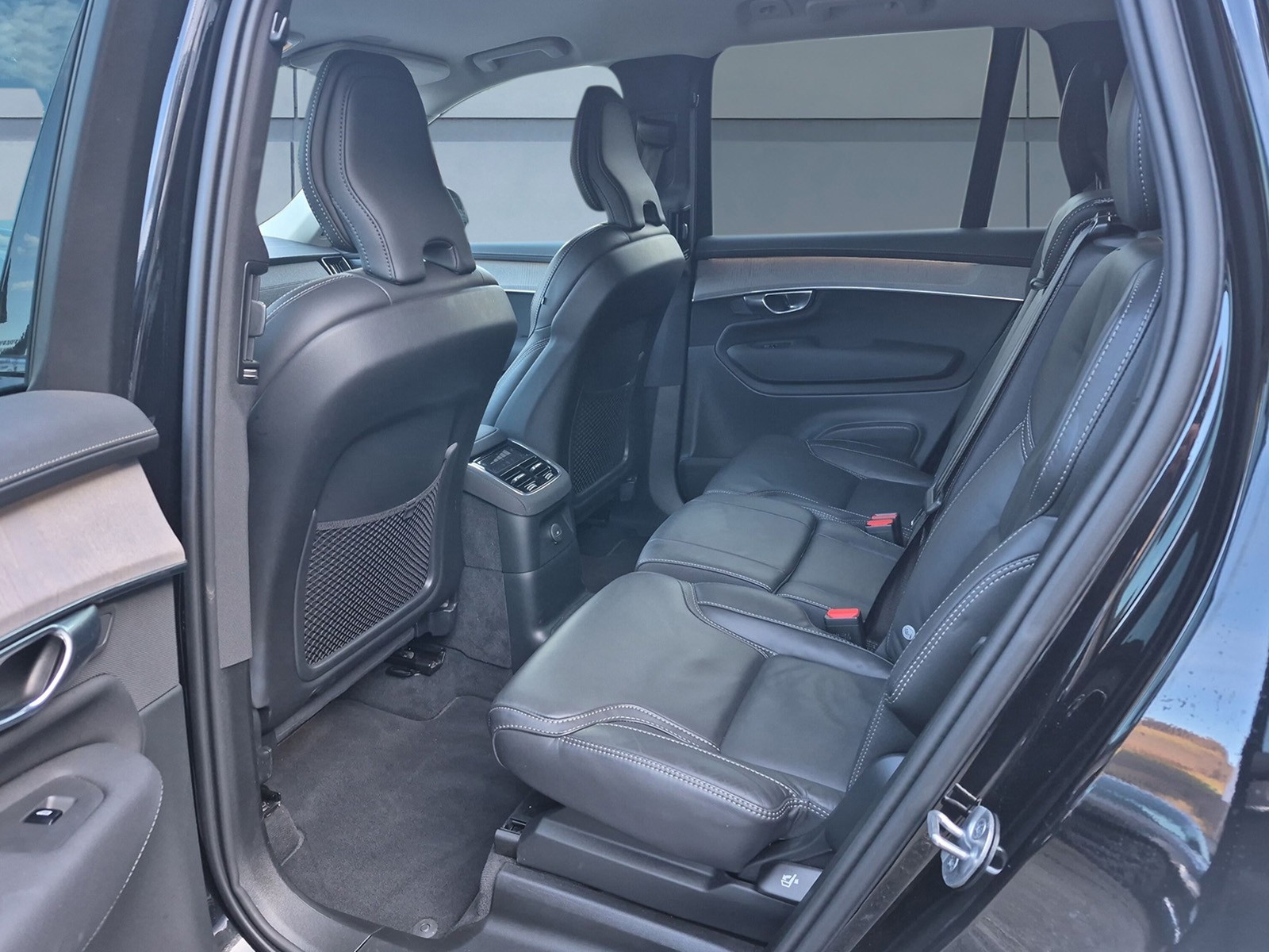 VOLVO XC90 2.0 T8 TE Plus Dark 7 P. eAWD-image-14