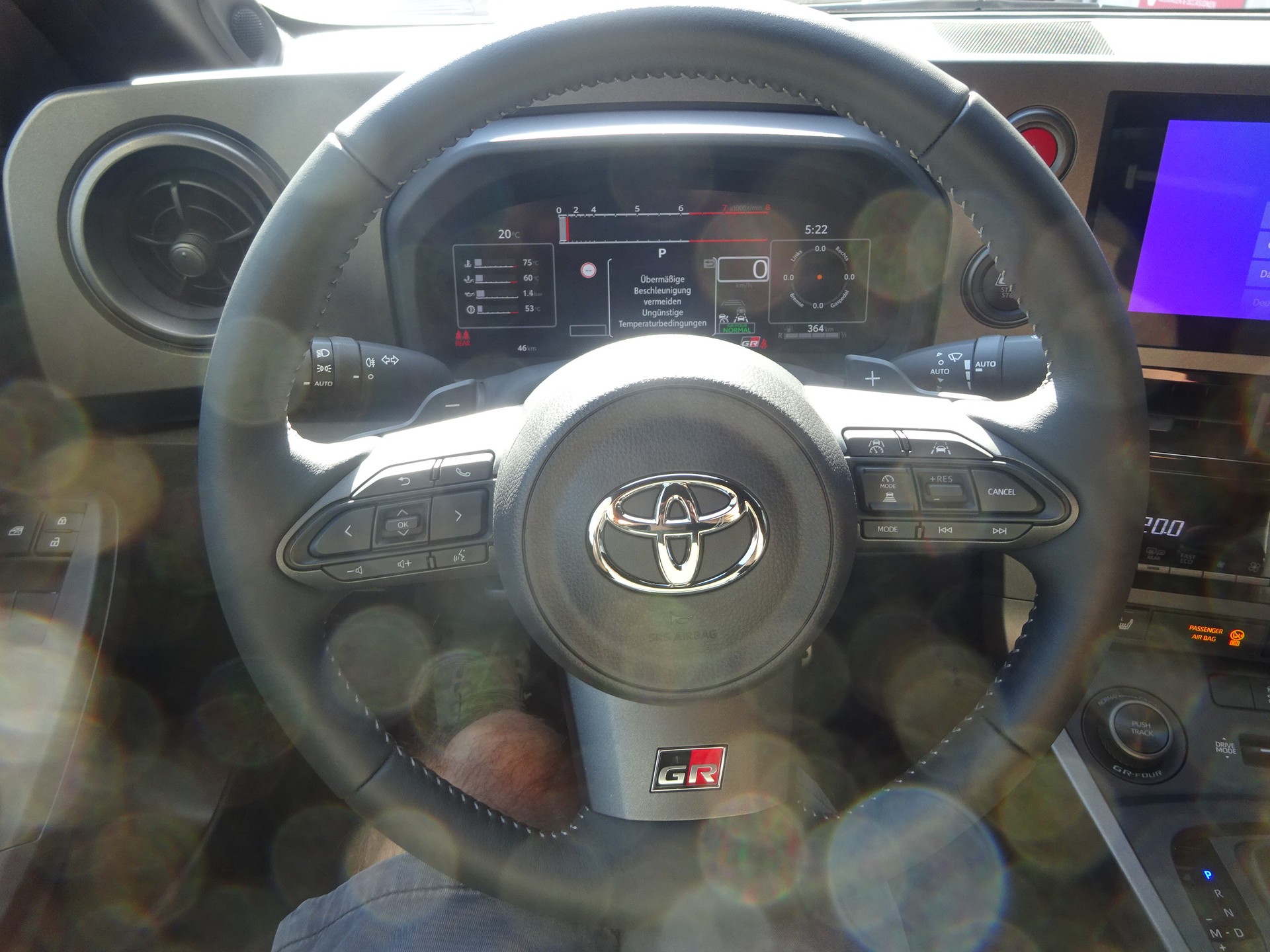 TOYOTA Yaris 1.6 GR Sport A-image-10