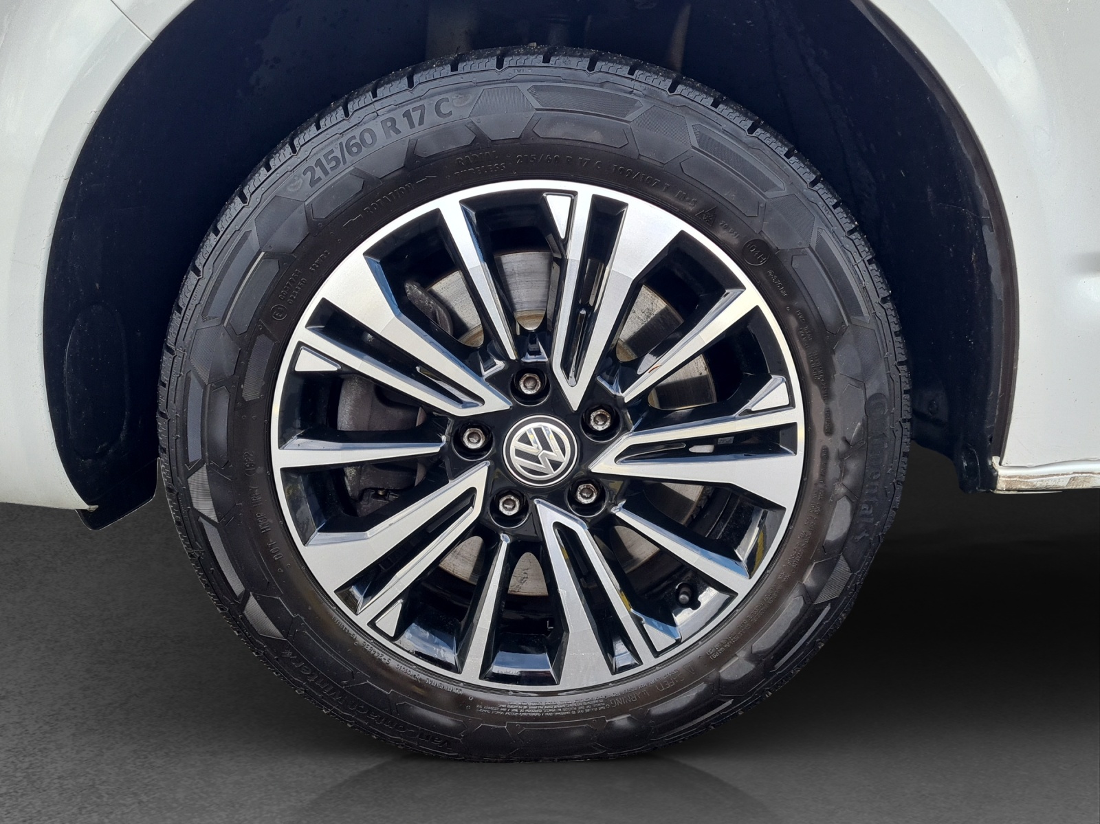 VW T6.1 California 2.0 TDI Ocean Edition Liberty 4Motion DSG-image-11