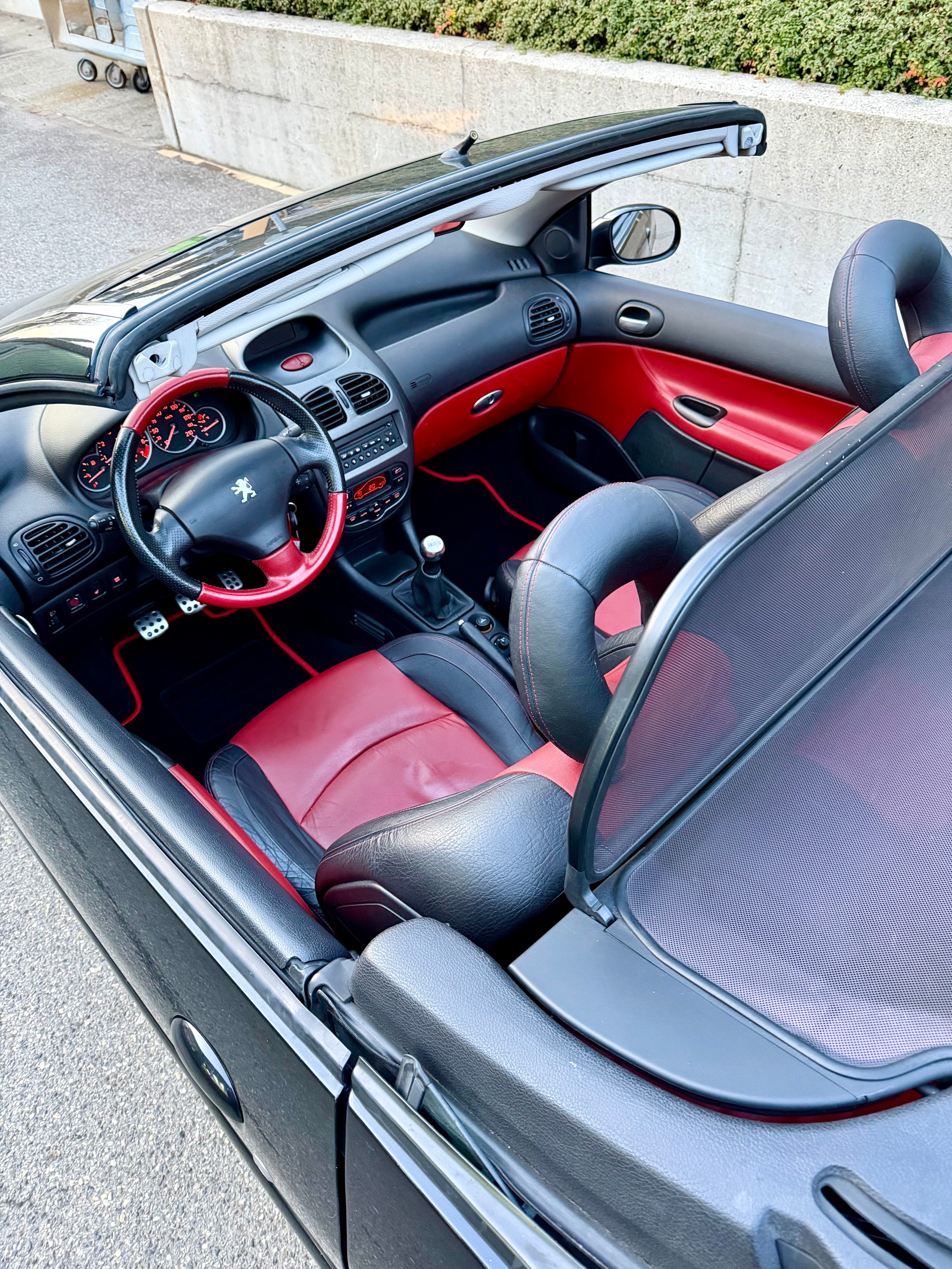 PEUGEOT 206 CC 2.0 16V Platinum-image-10