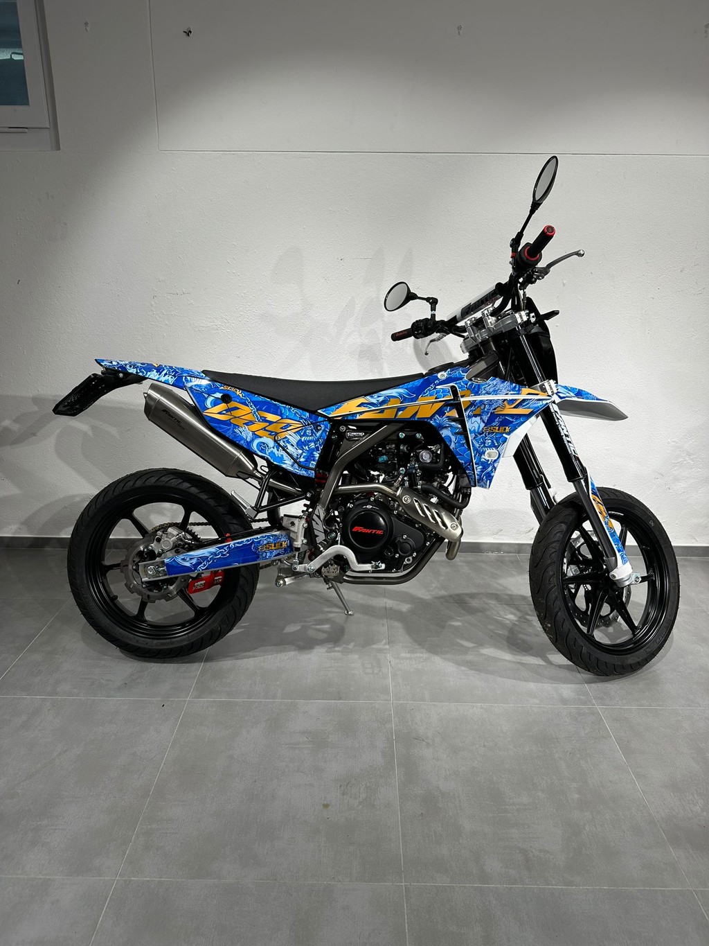 FANTIC XMF 125 Motard-image-0