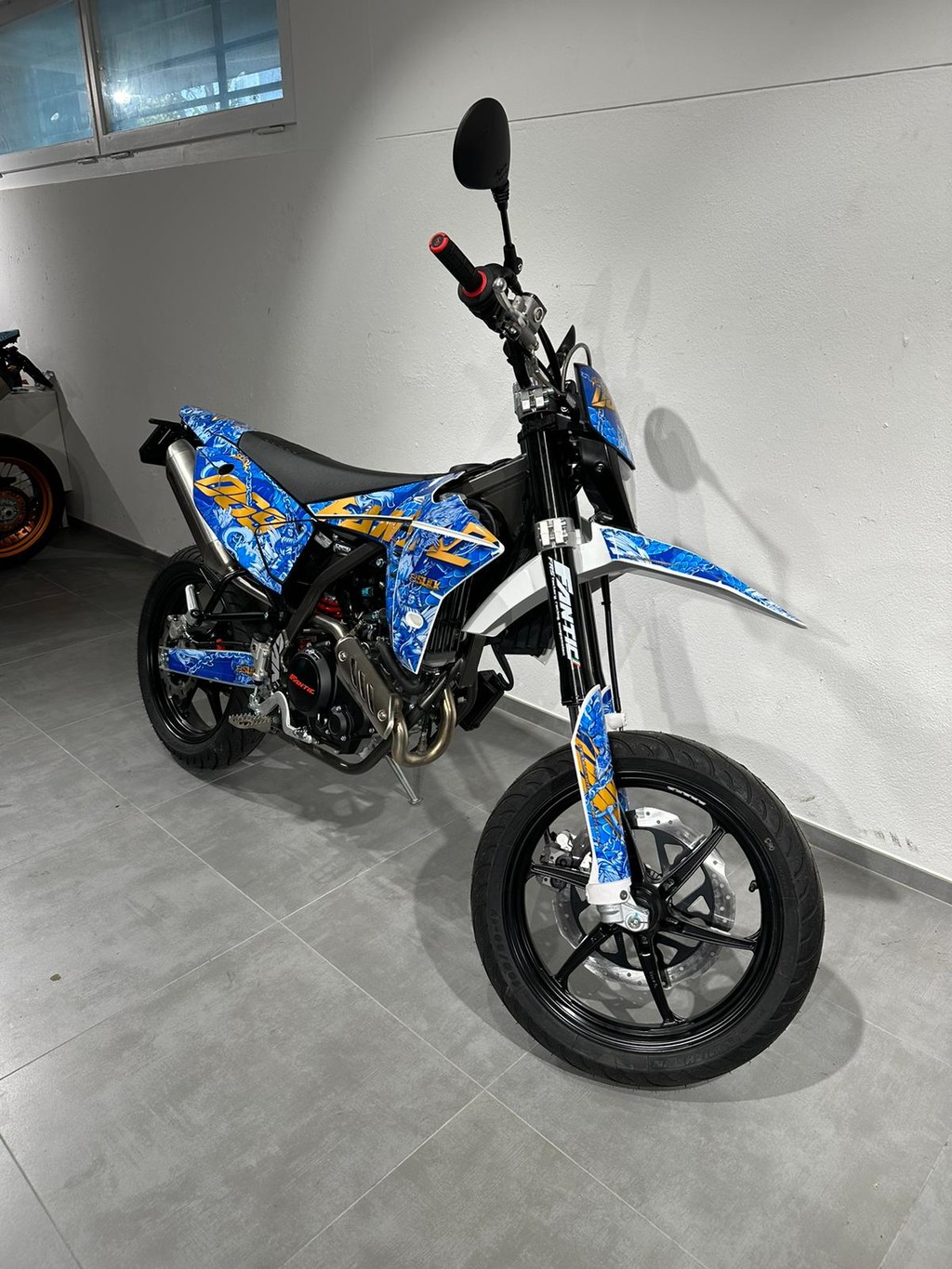 FANTIC XMF 125 Motard-image-11