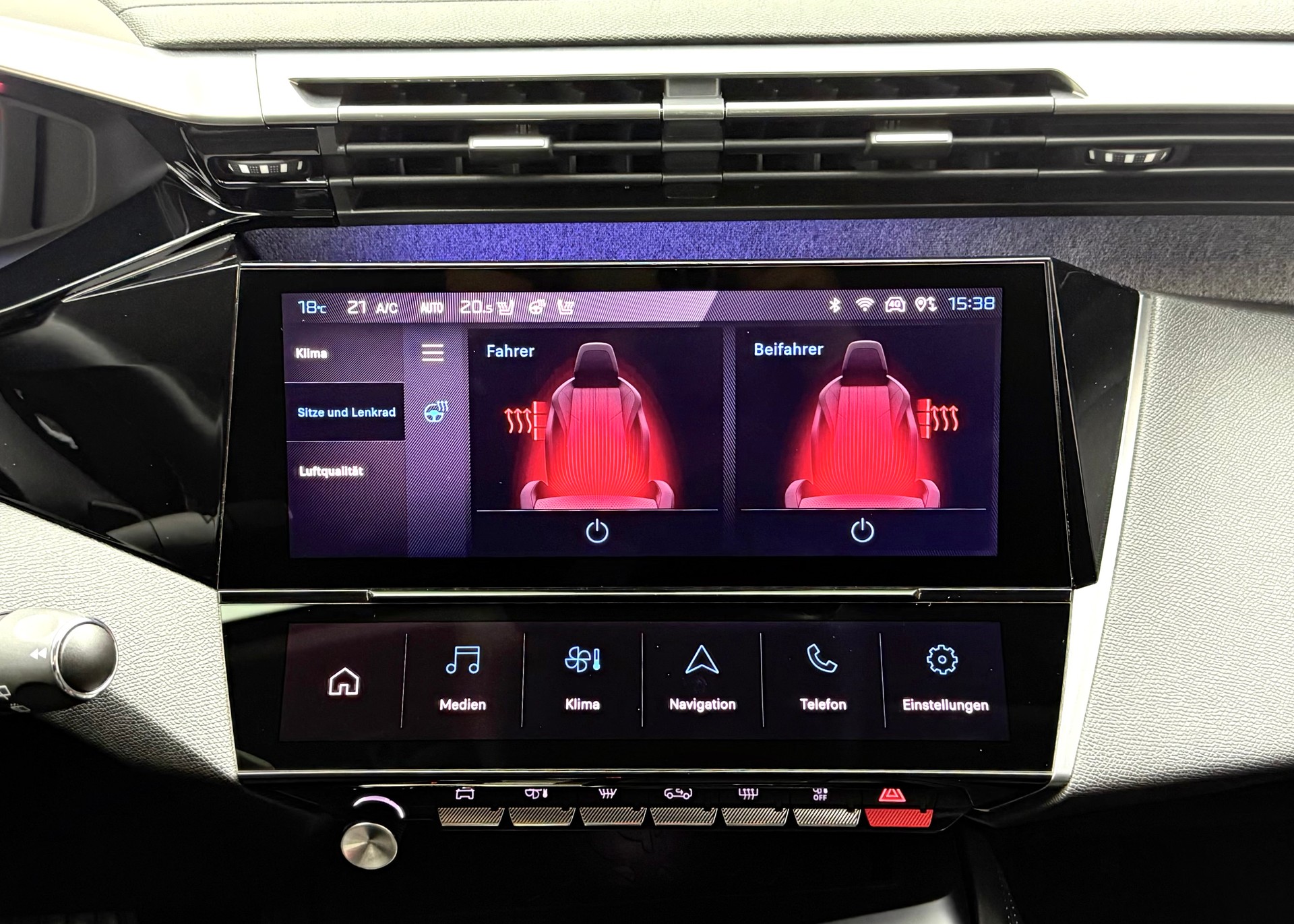 PEUGEOT 308 1.2 Pure Tech Allure EAT8-image-12