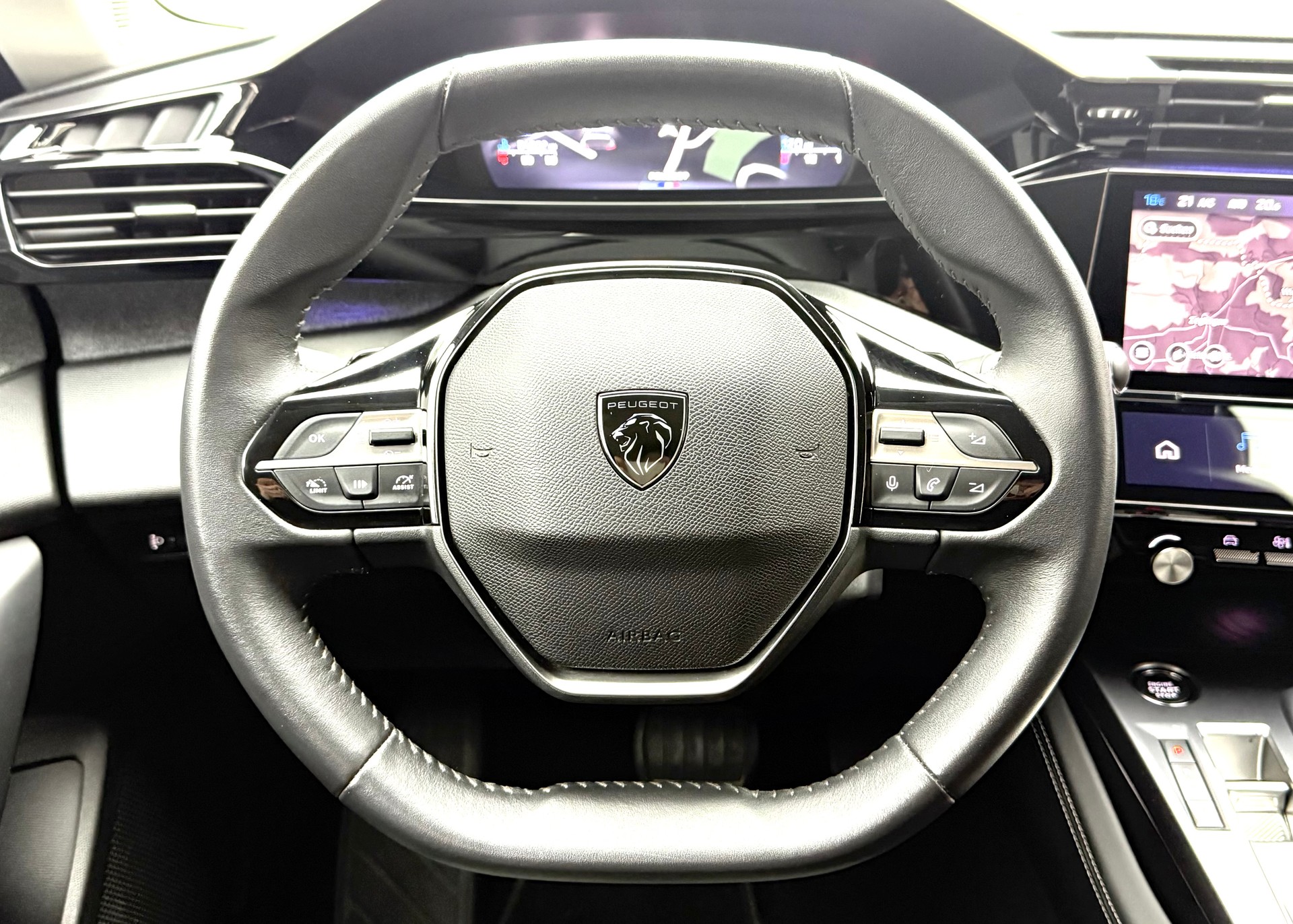 PEUGEOT 308 1.2 Pure Tech Allure EAT8-image-8