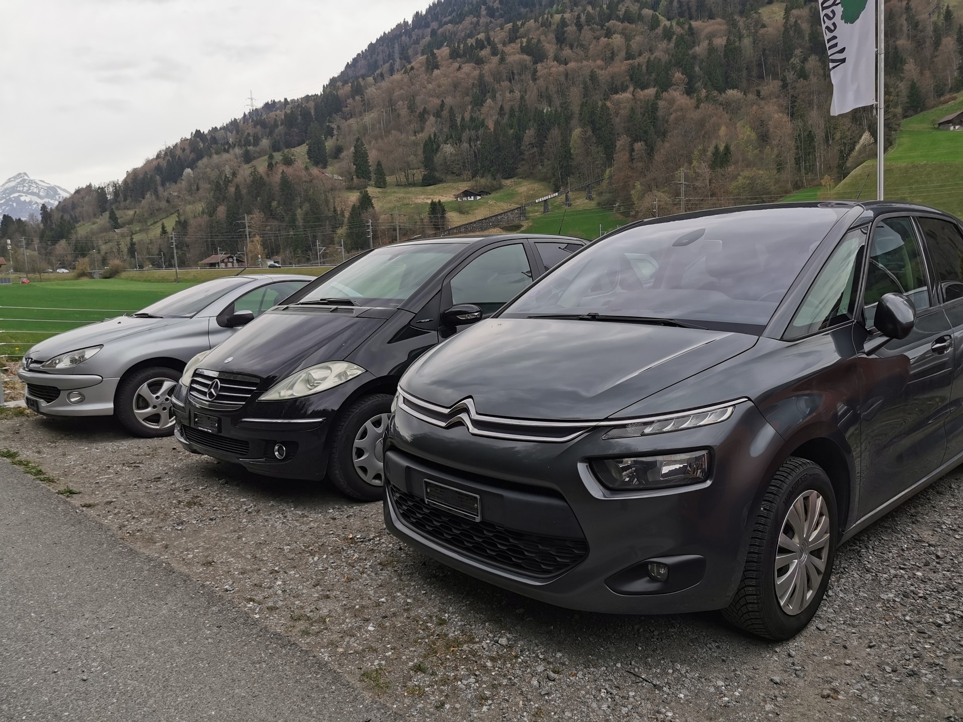 CITROEN C4 Picasso 1.6i 16V Attraction-image-2
