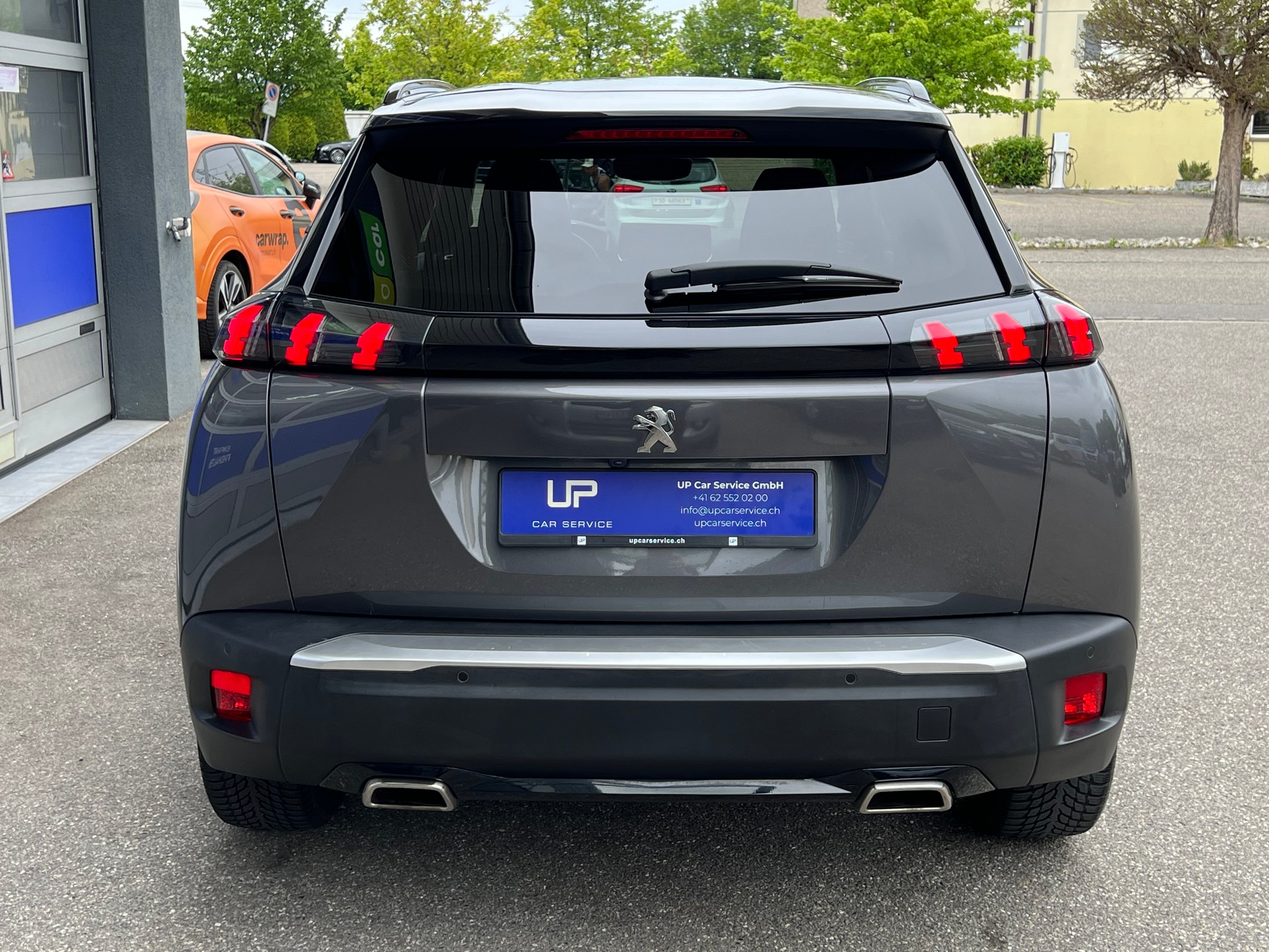 PEUGEOT 2008 1.2 PureTech 130 GT Line-image-5