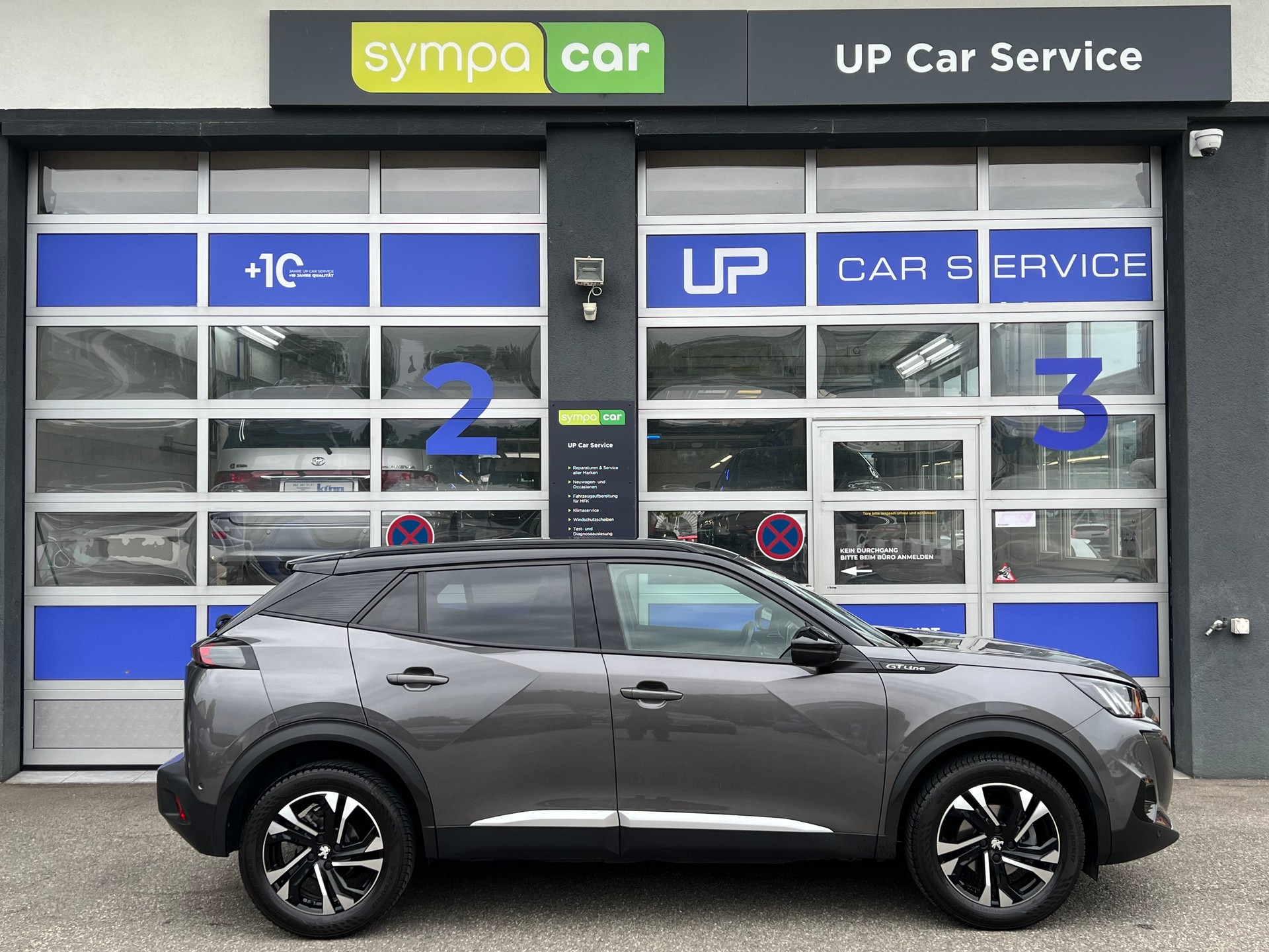PEUGEOT 2008 1.2 PureTech 130 GT Line-showroom-element-3