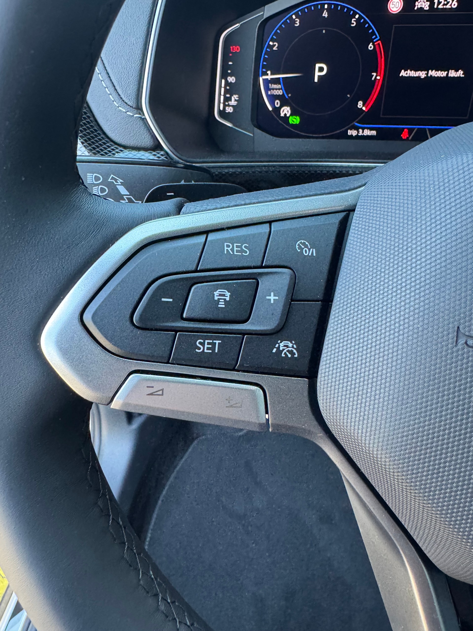 VW T-Cross 1.0 TSI EVO R-Line Aussen und Innen DSG 115 PS mit 41 % Rabatt !-showroom-element-3
