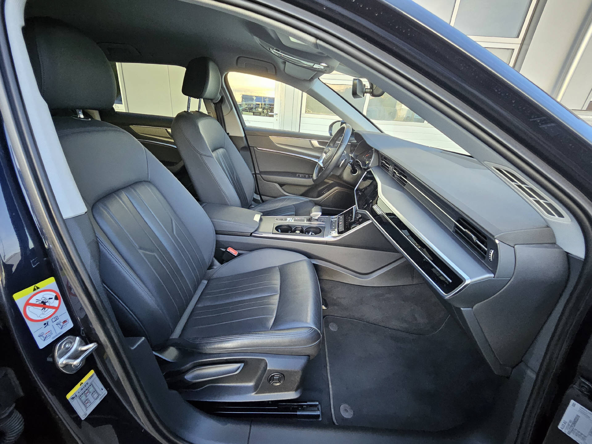 AUDI A6 Avant 2.0 40 TDI Attraction quattro S-Tronic * 8-fach bereift *-image-18