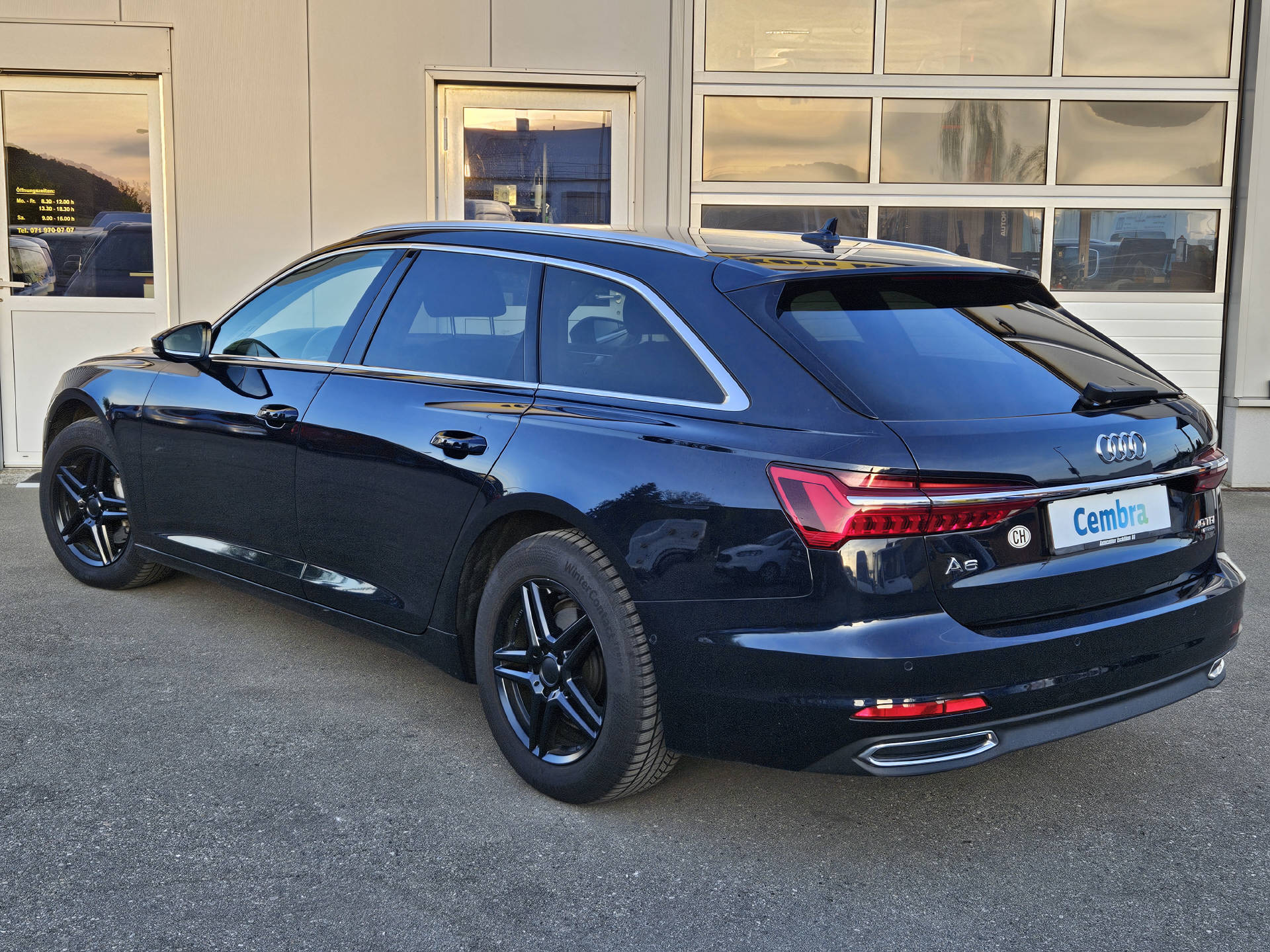 AUDI A6 Avant 2.0 40 TDI Attraction quattro S-Tronic * 8-fach bereift *-image-5