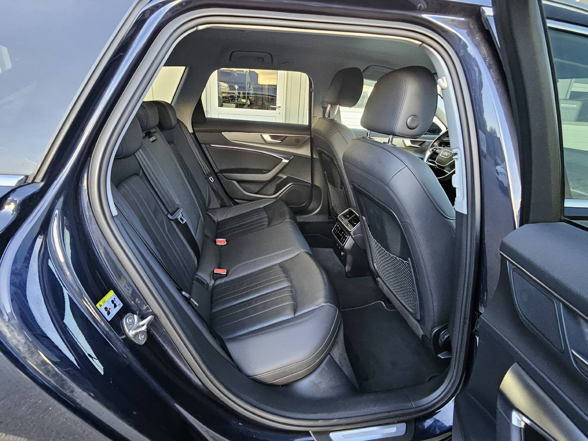 AUDI A6 Avant 2.0 40 TDI Attraction quattro S-Tronic * 8-fach bereift *-image-21