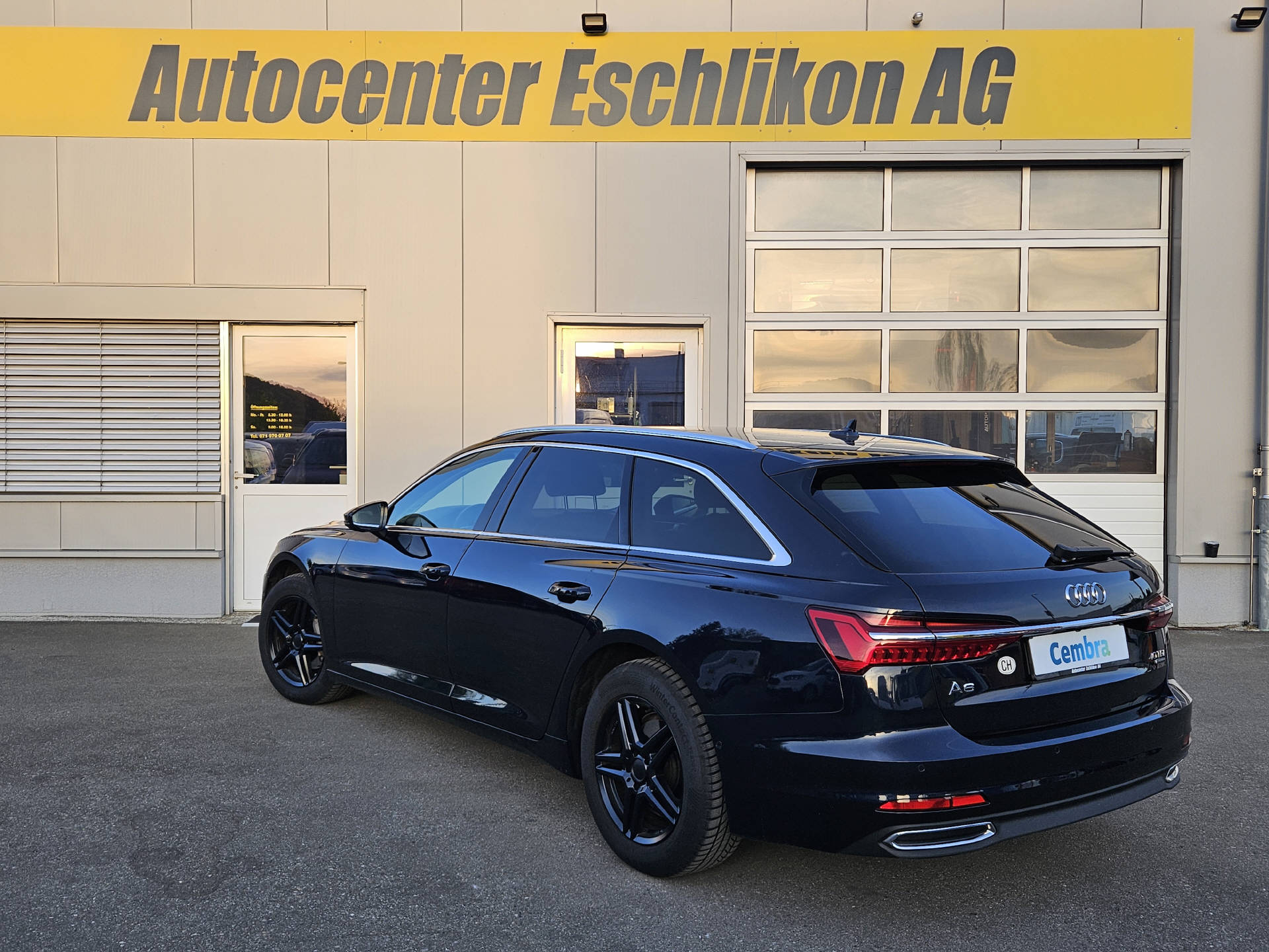 AUDI A6 Avant 2.0 40 TDI Attraction quattro S-Tronic * 8-fach bereift *-image-6