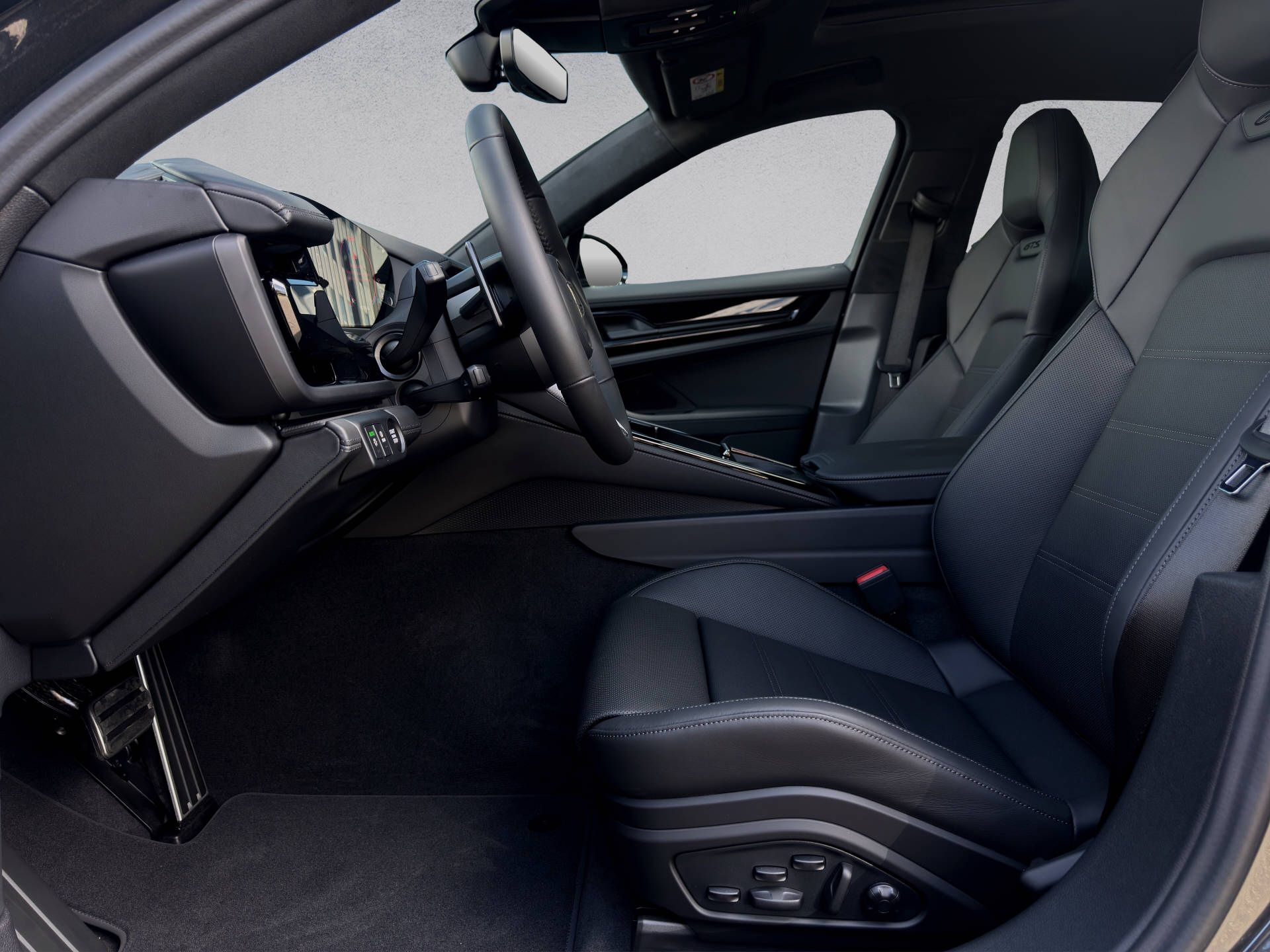 PORSCHE Panamera GTS-image-6