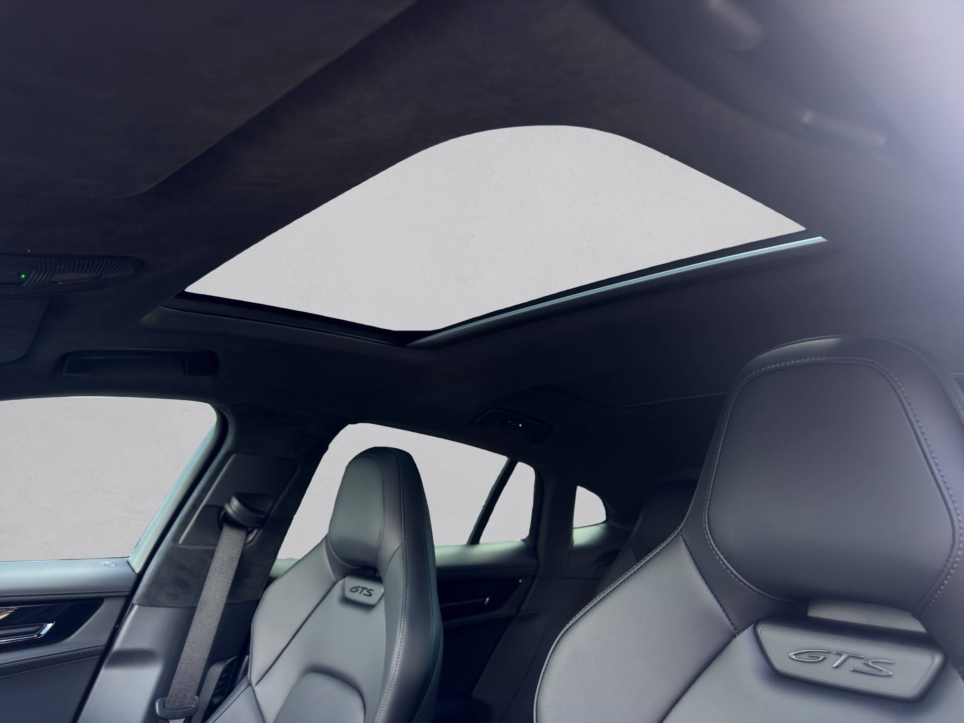PORSCHE Panamera GTS-image-14
