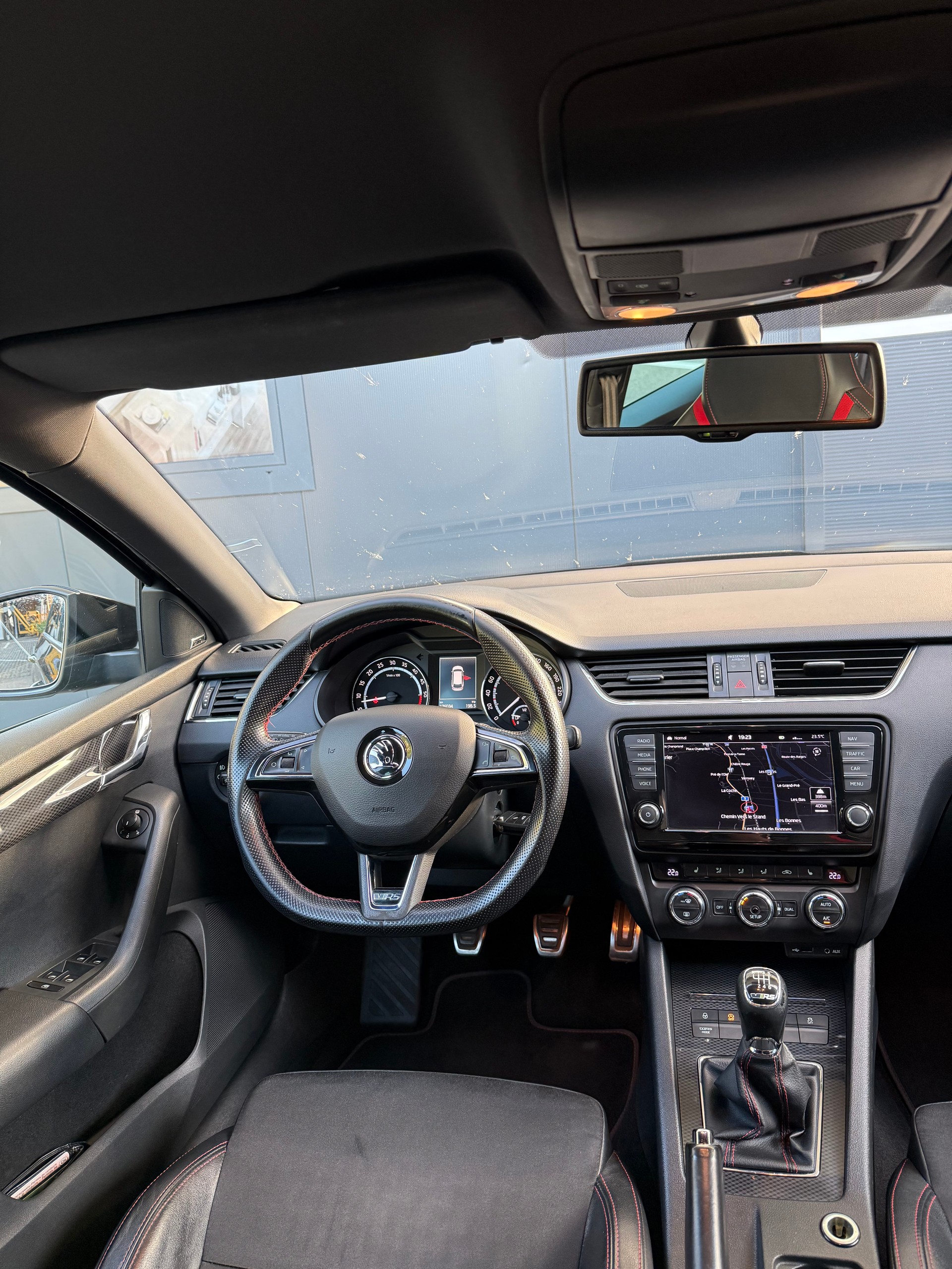 SKODA Octavia Combi 2.0 TDI RS-image-9