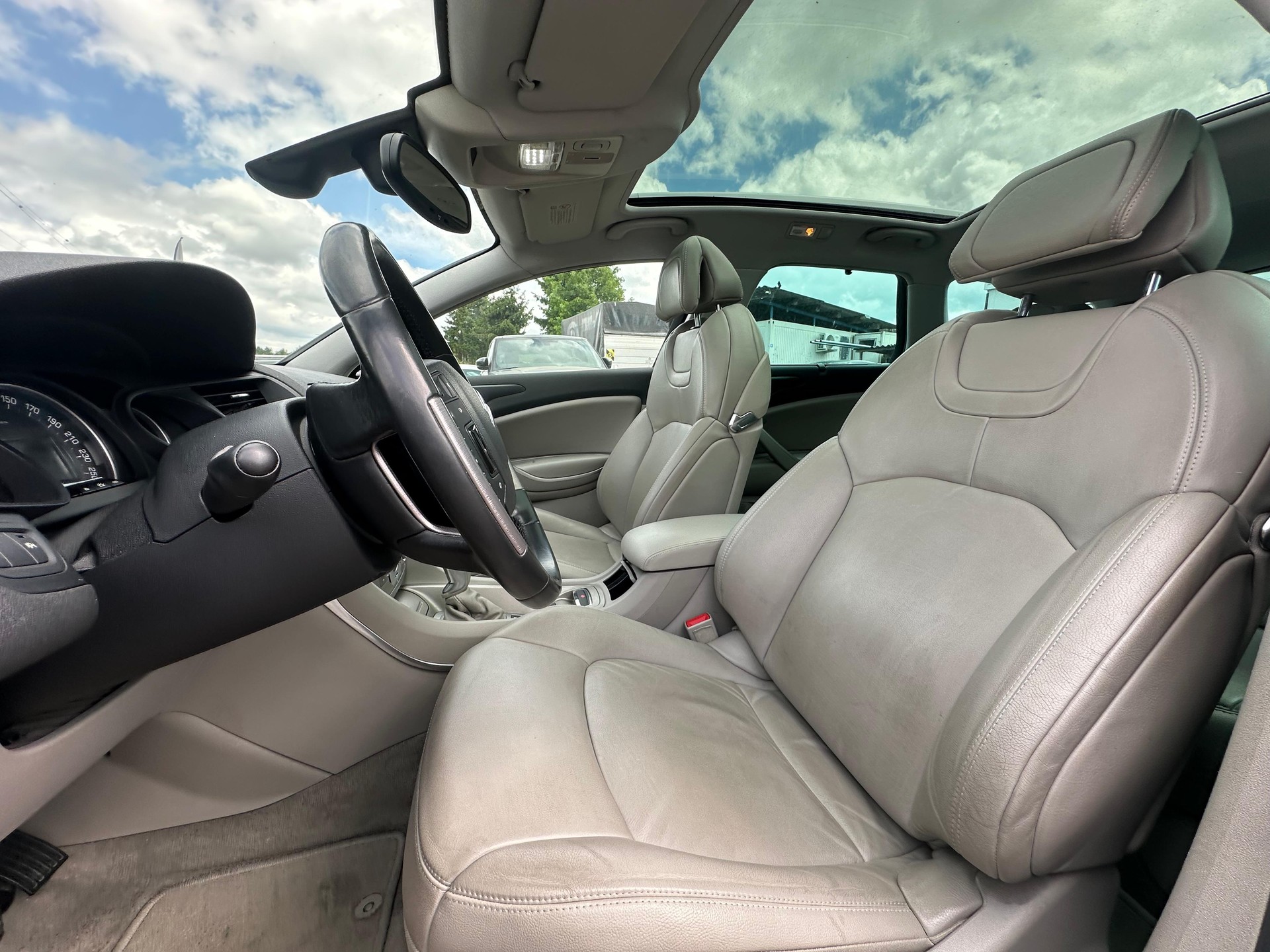 CITROEN C5 Tourer 2.2 HDi Exclusive Automatic-image-8