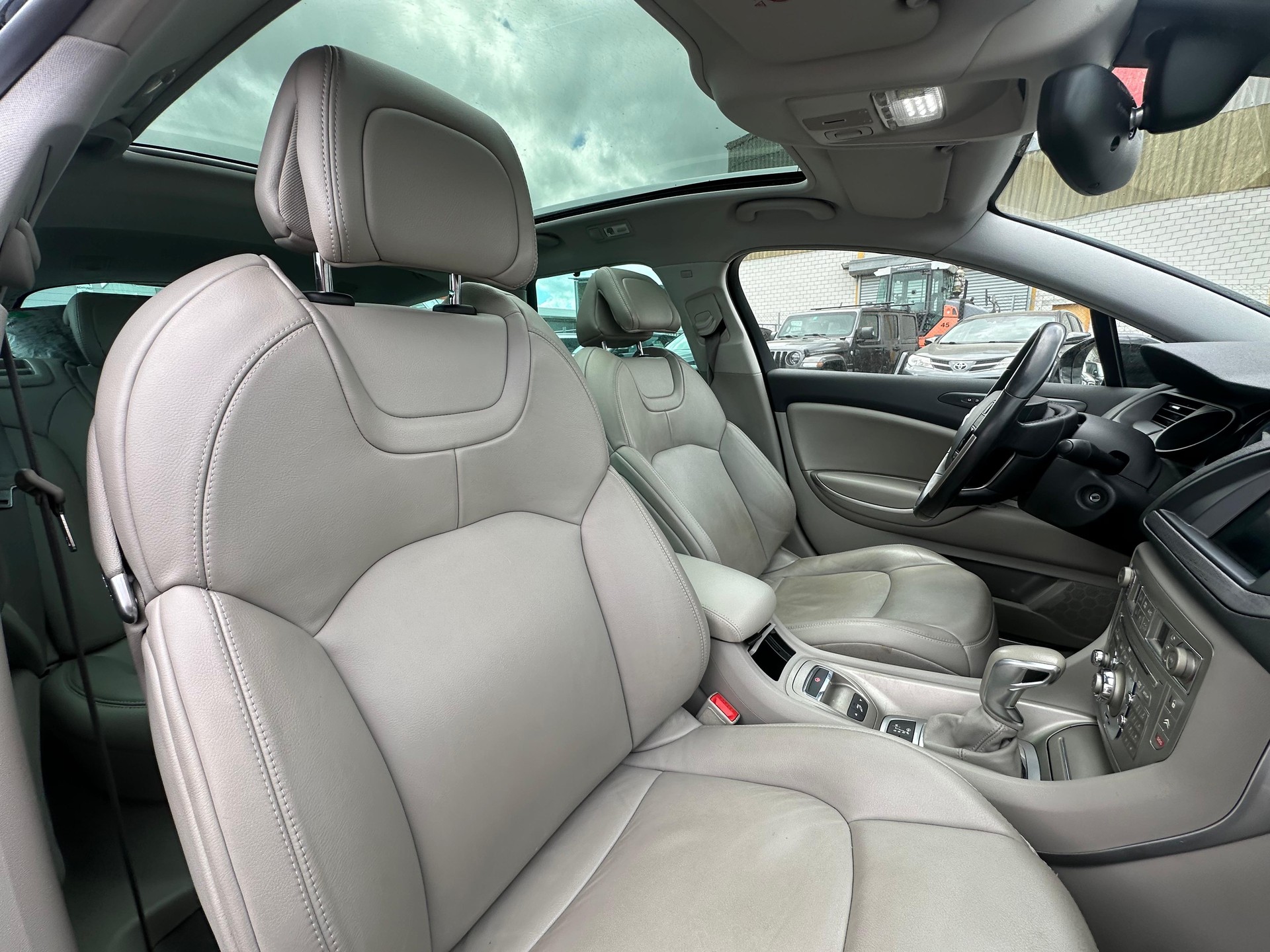 CITROEN C5 Tourer 2.2 HDi Exclusive Automatic-image-9
