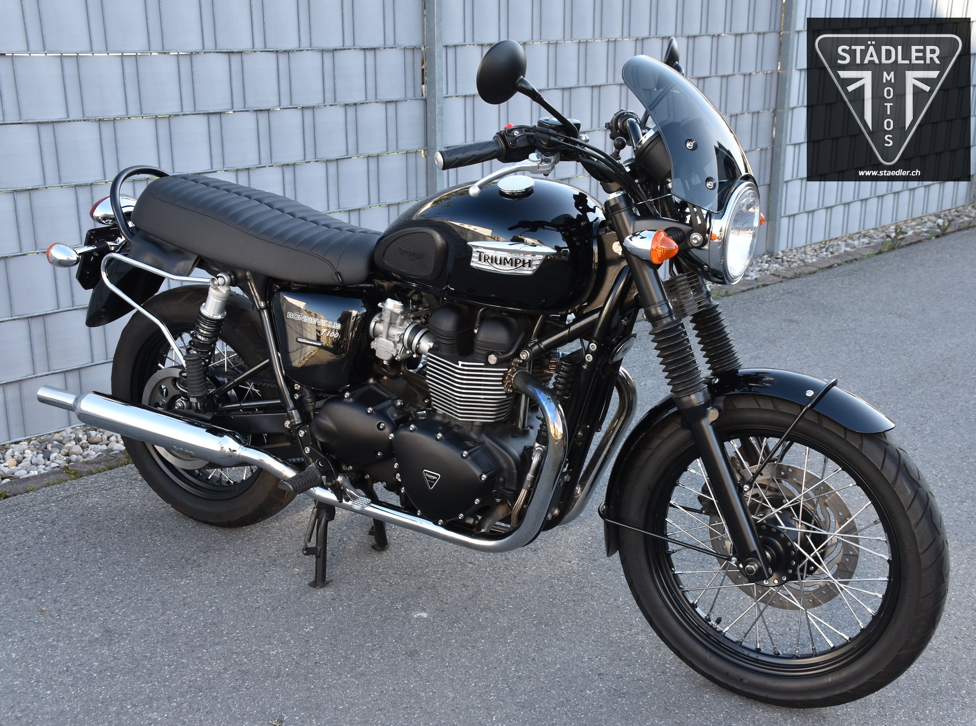 TRIUMPH Bonneville 900 i T 100-image-8