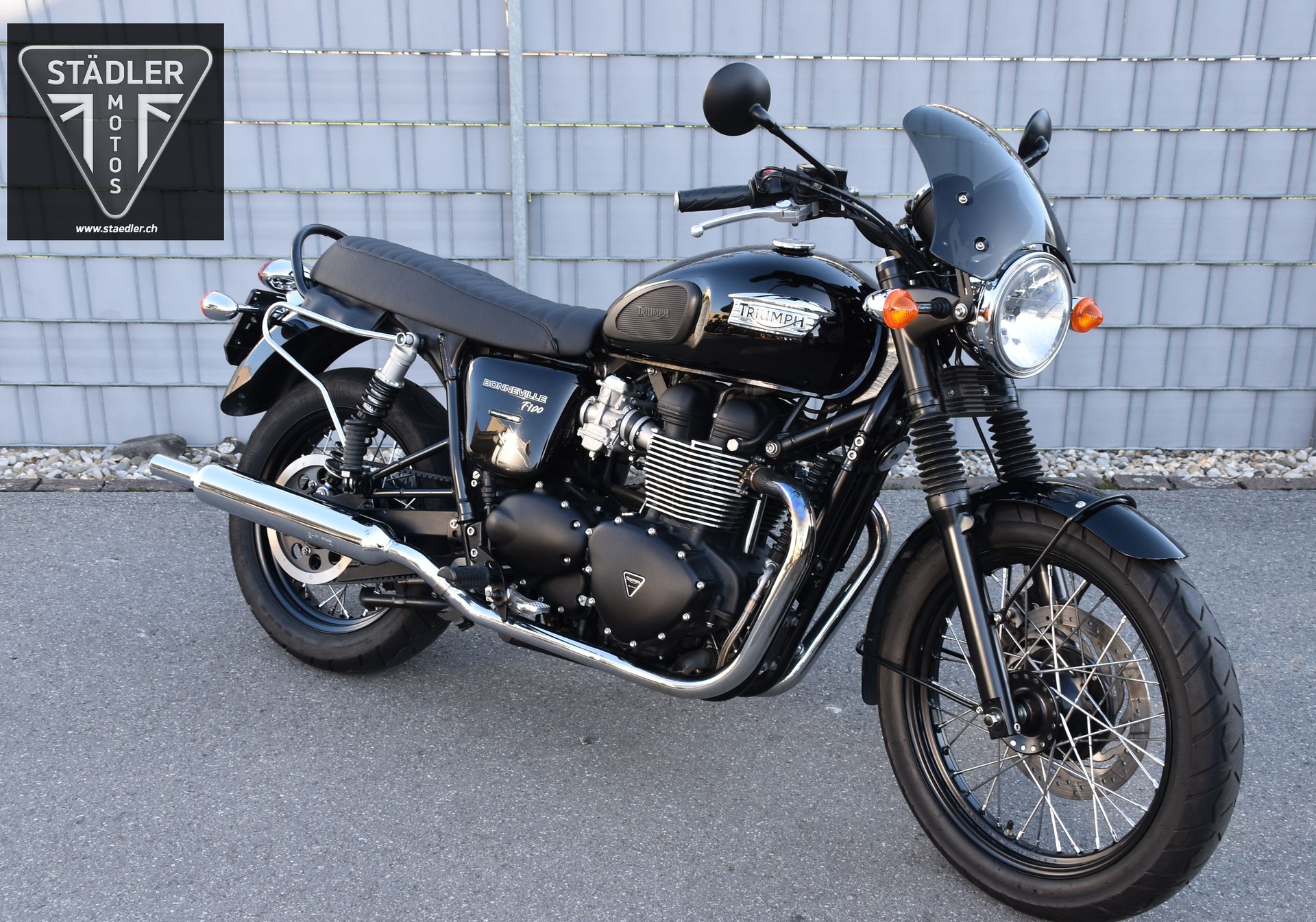 TRIUMPH Bonneville 900 i T 100-image-2