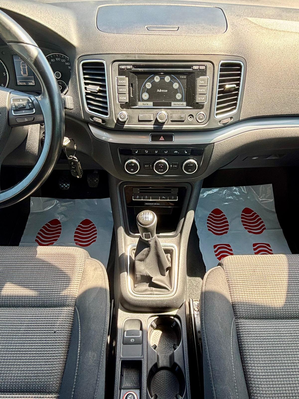 VW Sharan 2.0 TDI BlueMotion Technology / 7-Plätzer-image-9