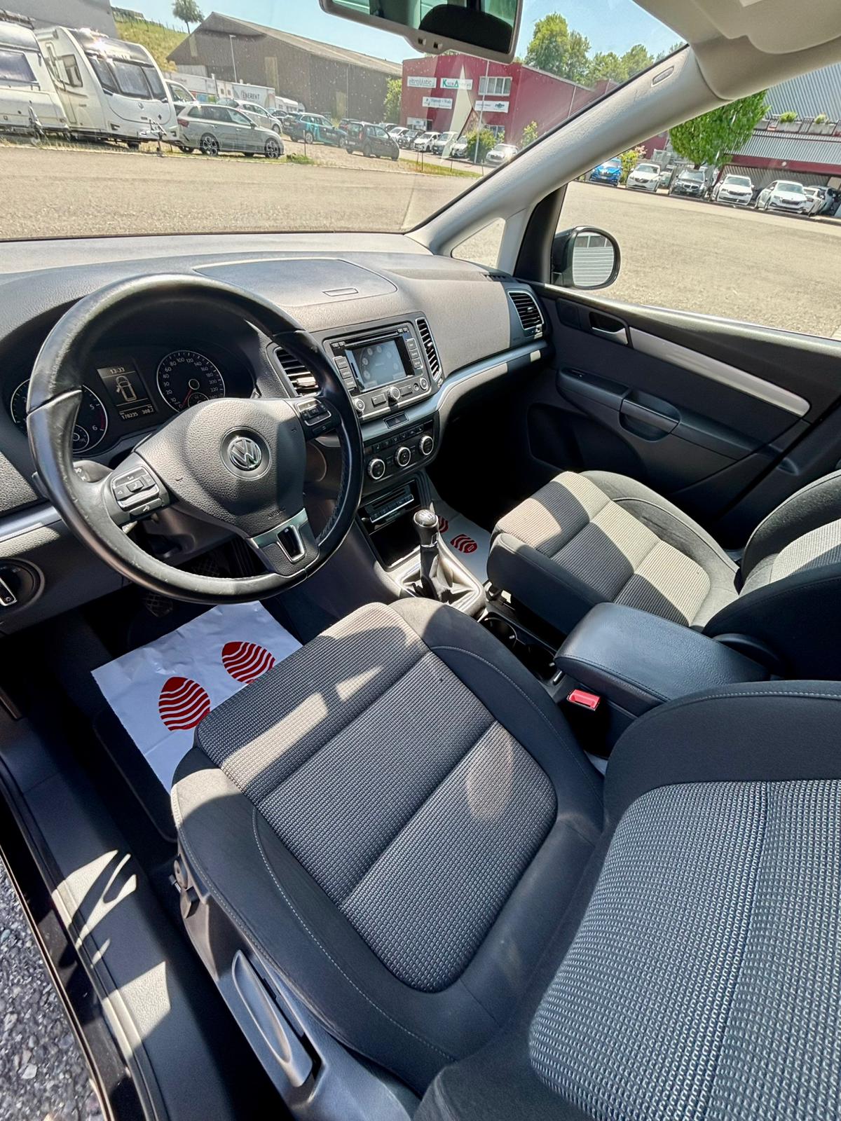 VW Sharan 2.0 TDI BlueMotion Technology / 7-Plätzer-image-11