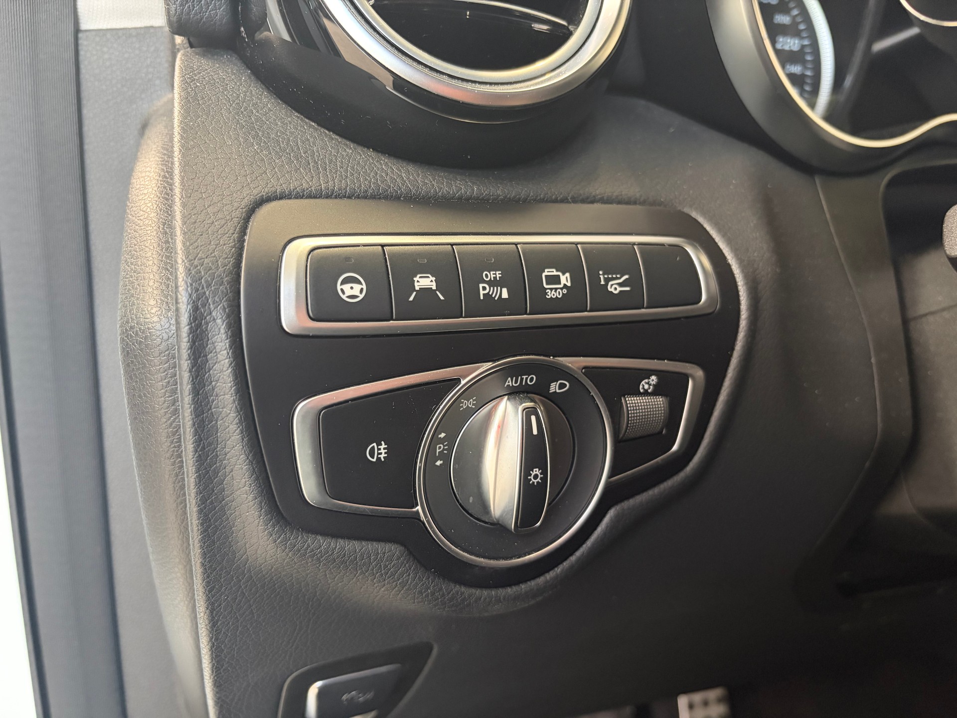 MERCEDES-BENZ GLC 250 4Matic 9G-Tronic-image-7