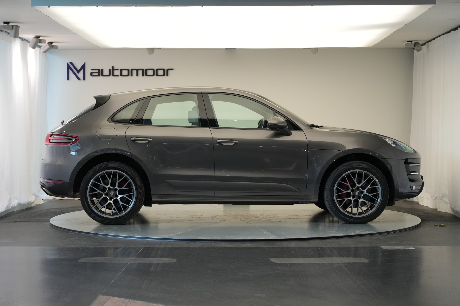 PORSCHE Macan Turbo PDK *CH-Fahrzeug* *Chrono*-showroom-element-3