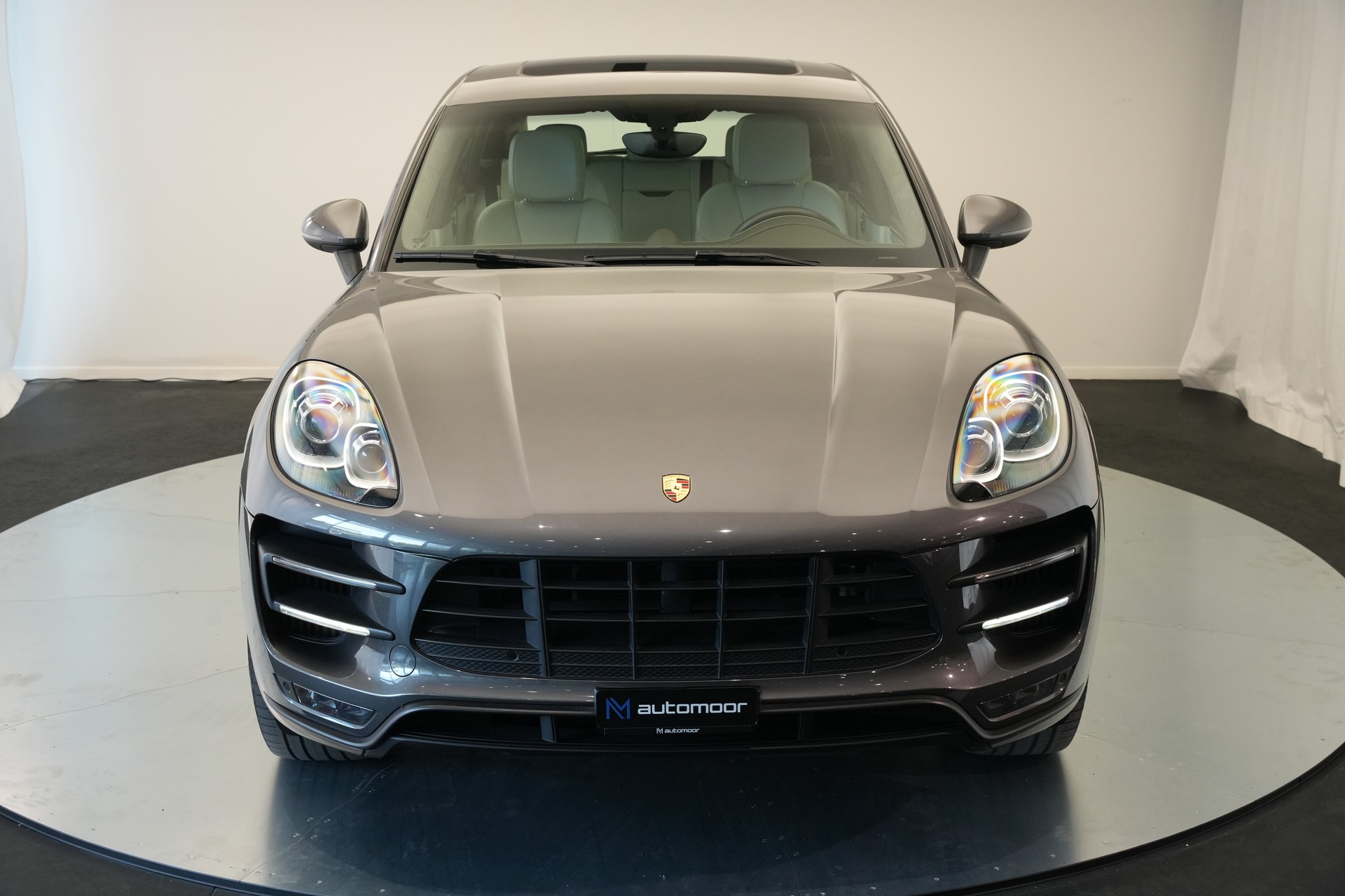 PORSCHE Macan Turbo PDK *CH-Fahrzeug* *Chrono*-image-43