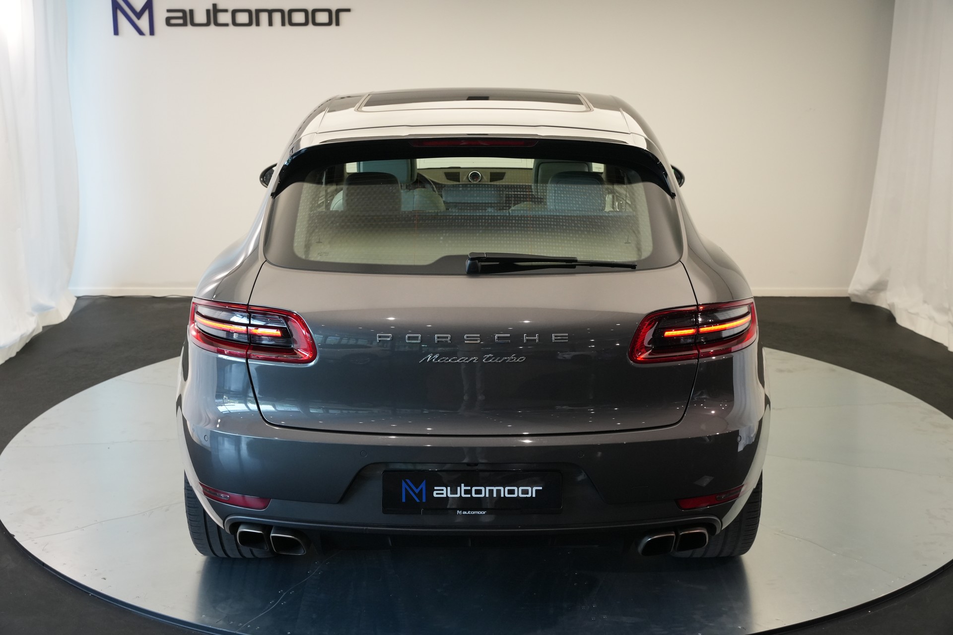 PORSCHE Macan Turbo PDK *CH-Fahrzeug* *Chrono*-image-42